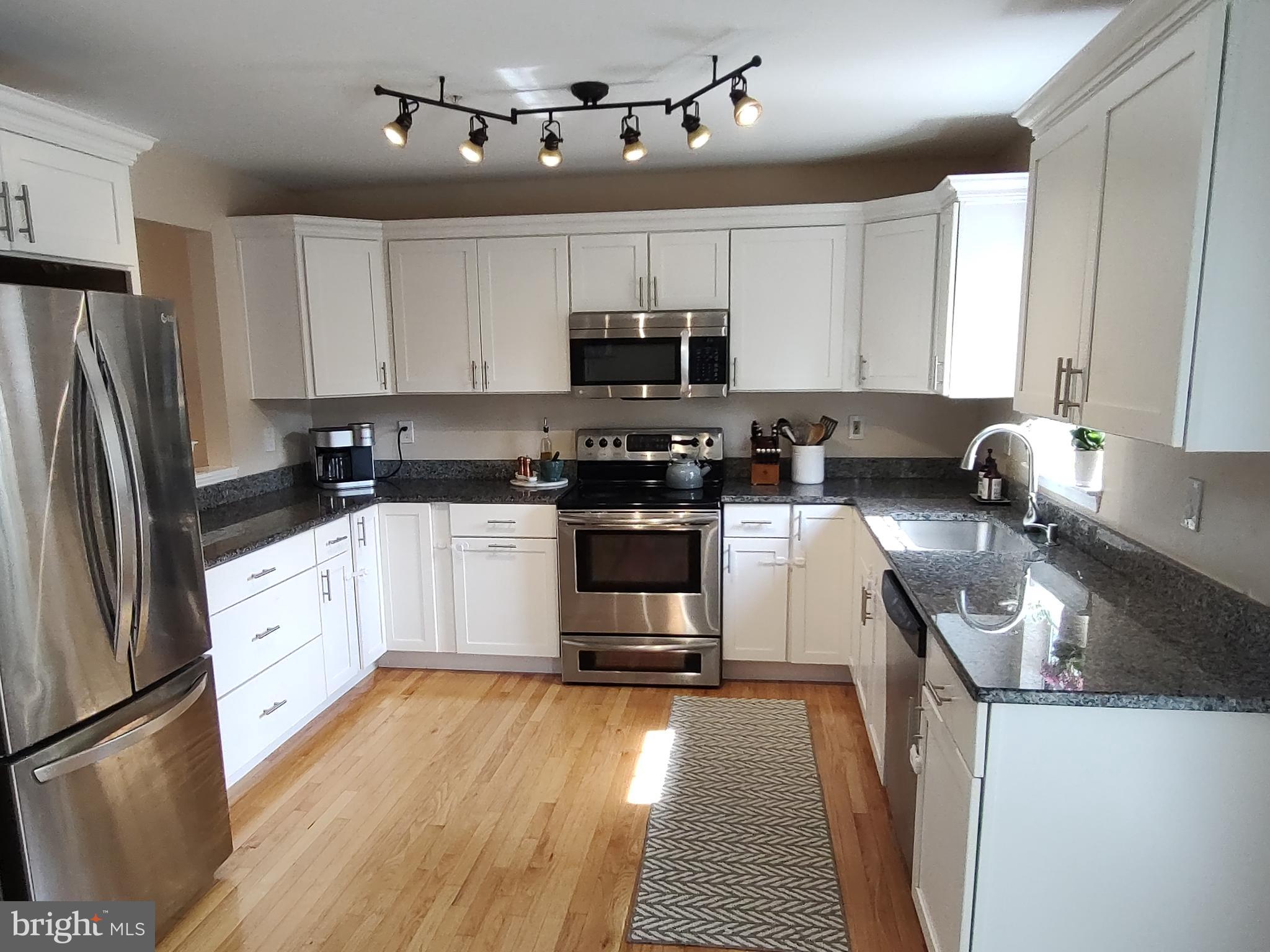 2595 Ambling Cir
