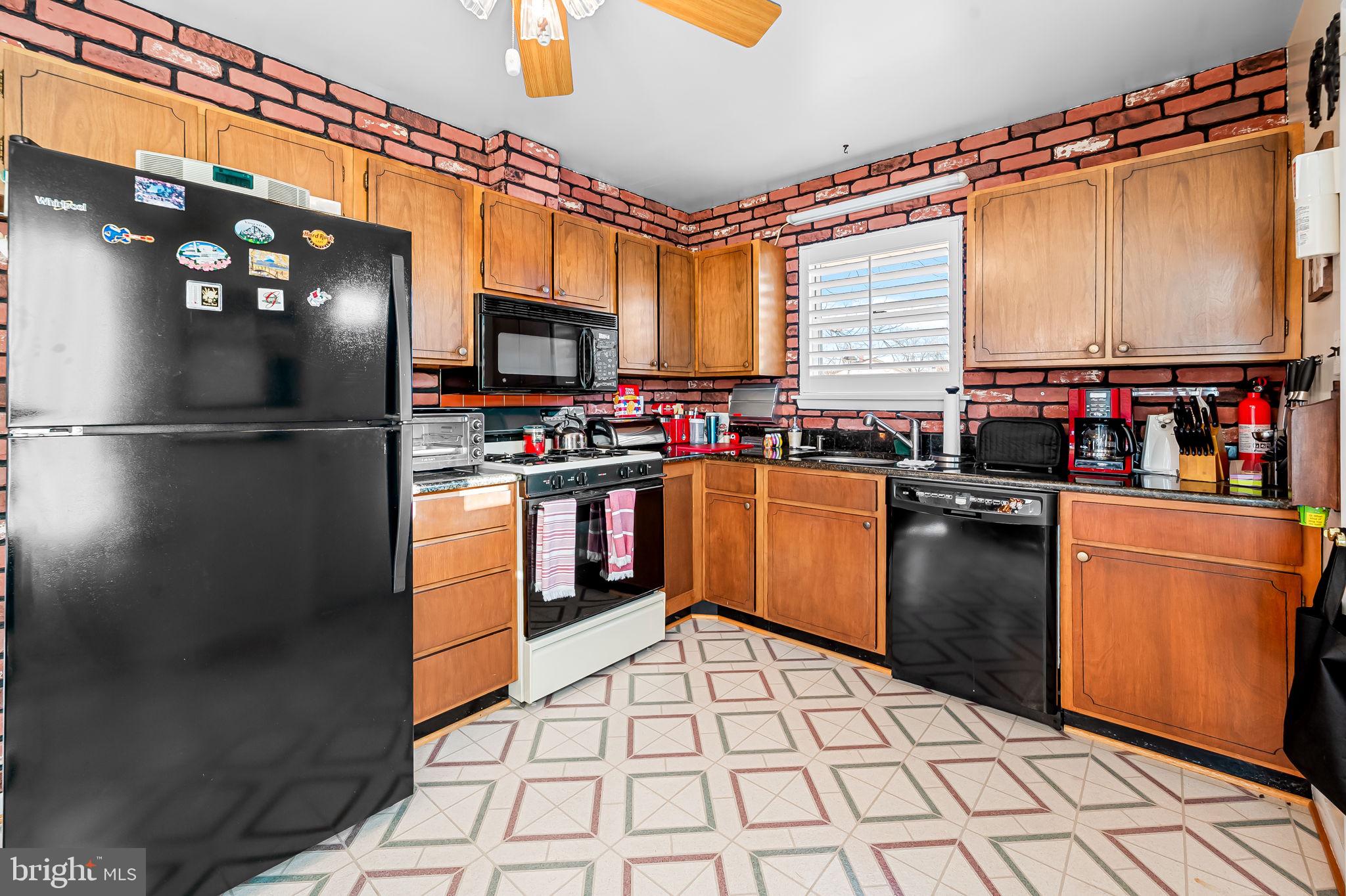 550 Lanny Ct