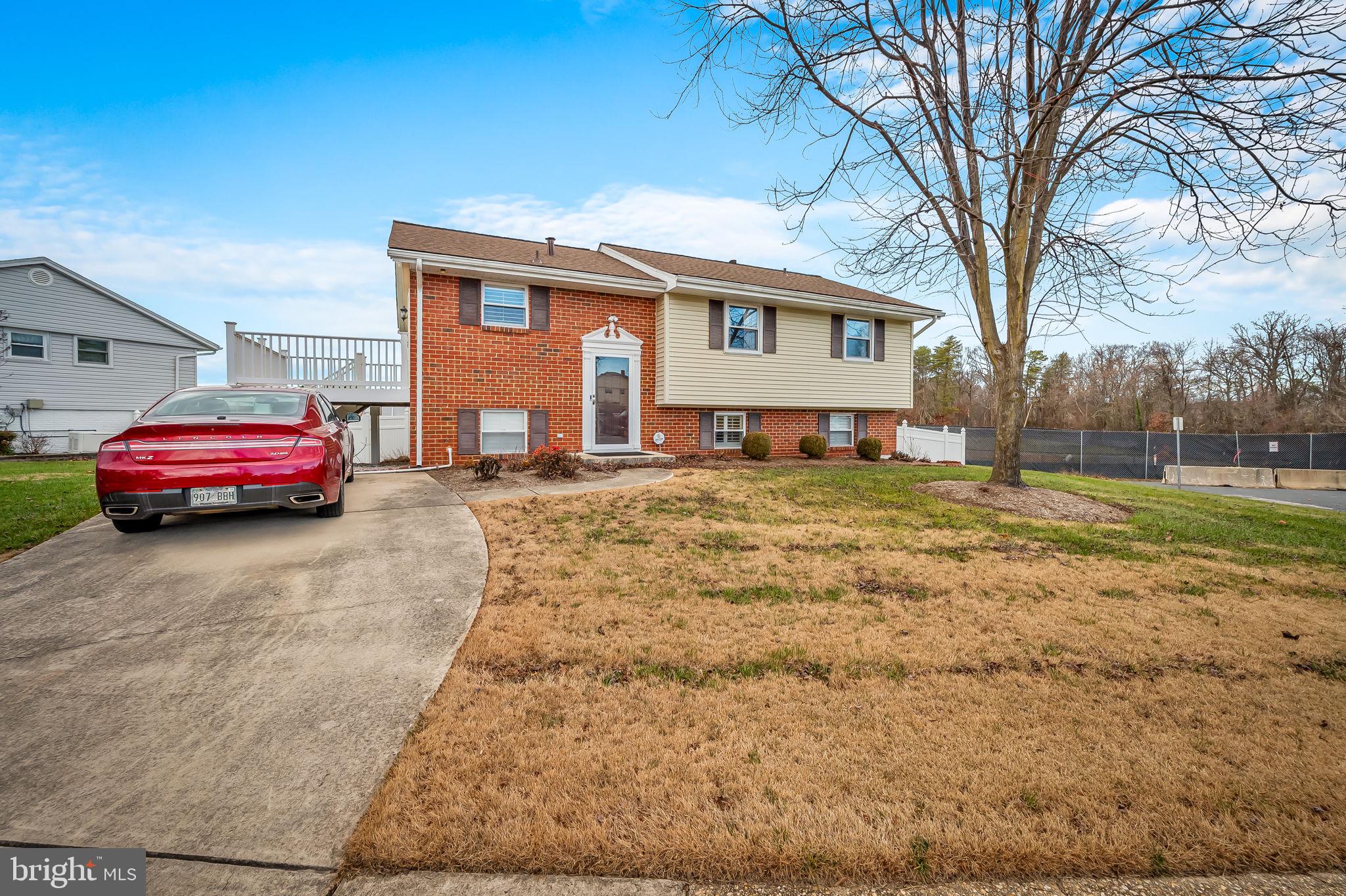 550 Lanny Ct