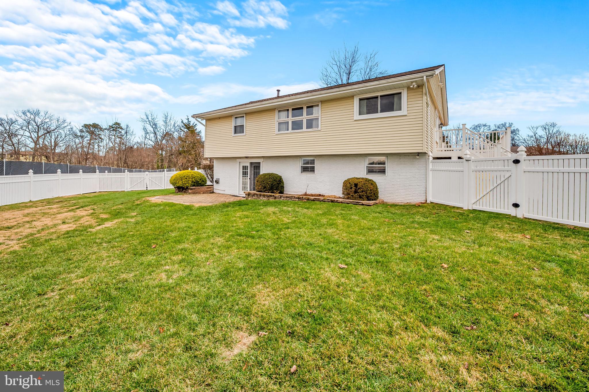 550 Lanny Ct