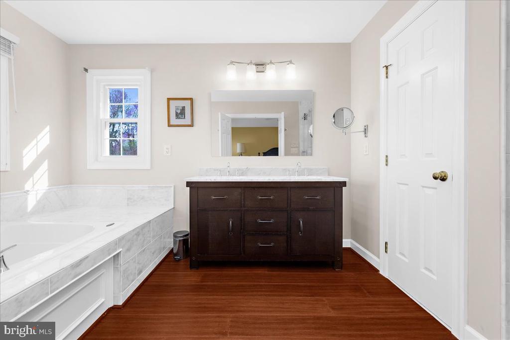 147 Longfellow Dr