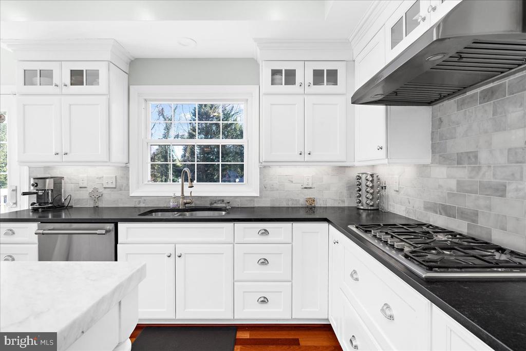 147 Longfellow Dr