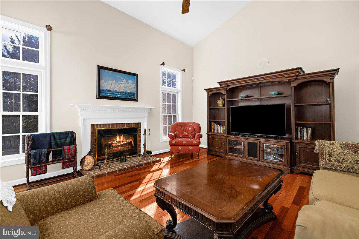 147 Longfellow Dr
