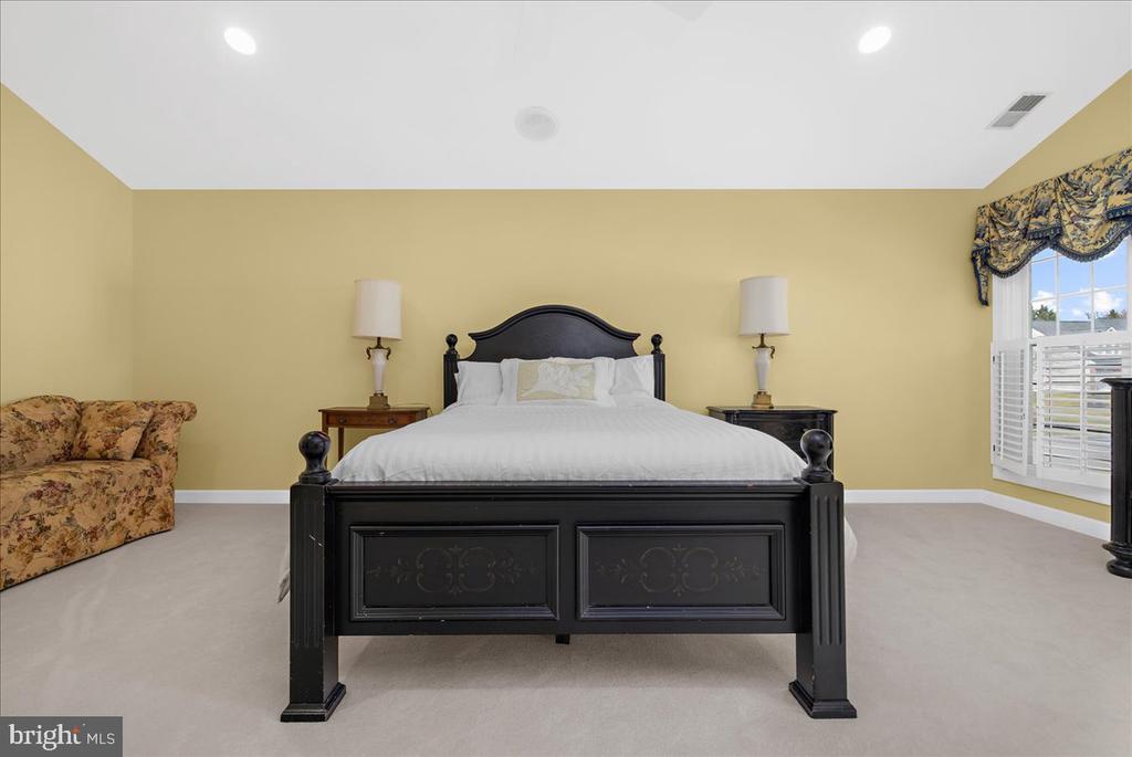 147 Longfellow Dr