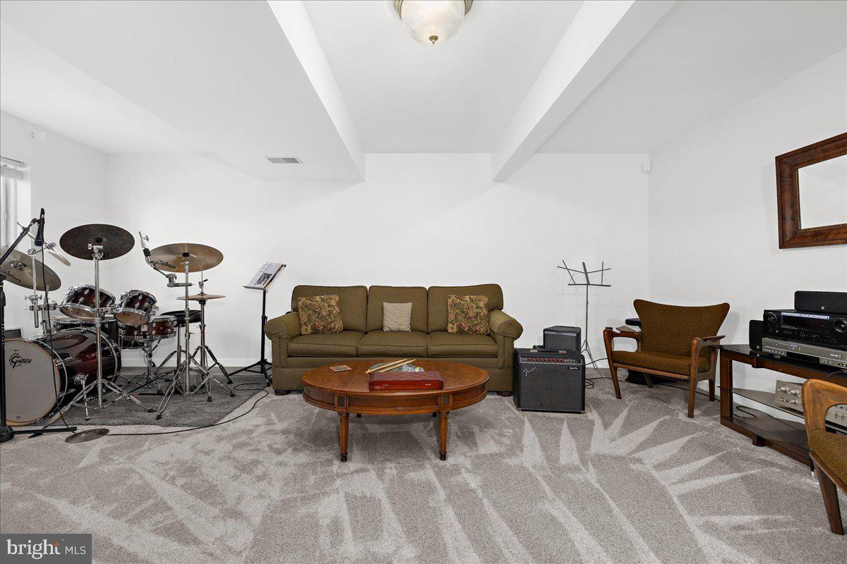 147 Longfellow Dr