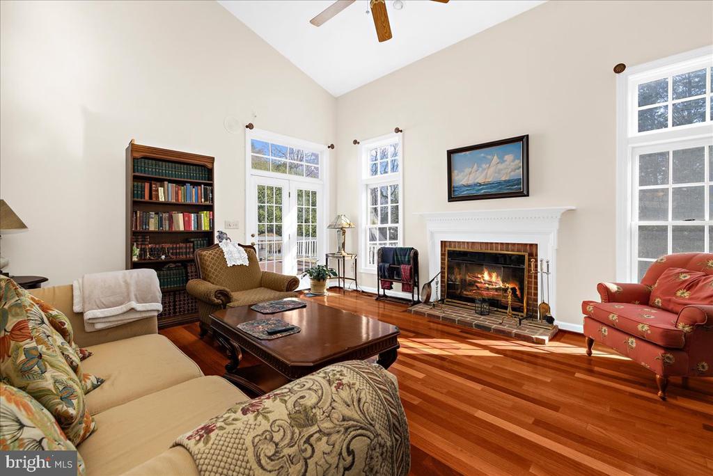 147 Longfellow Dr