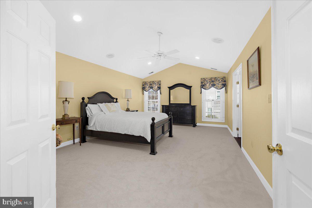 147 Longfellow Dr
