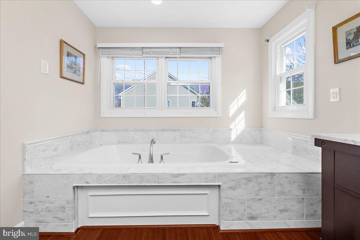 147 Longfellow Dr