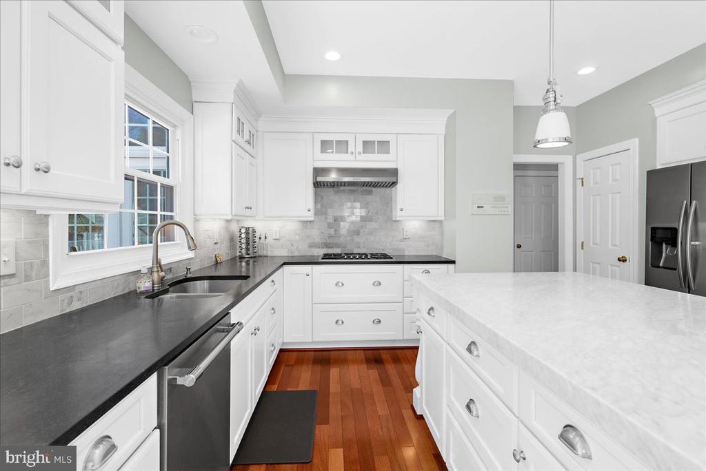 147 Longfellow Dr
