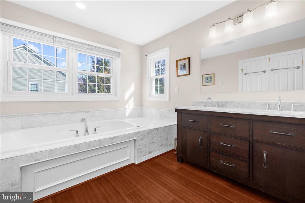 147 Longfellow Dr