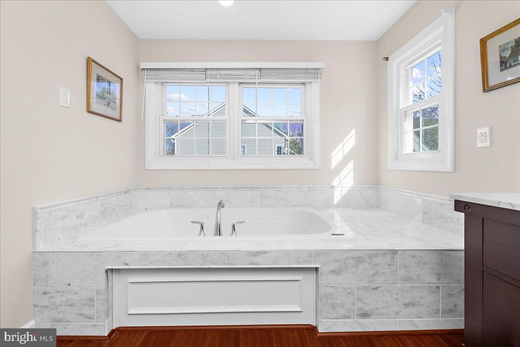 147 Longfellow Dr