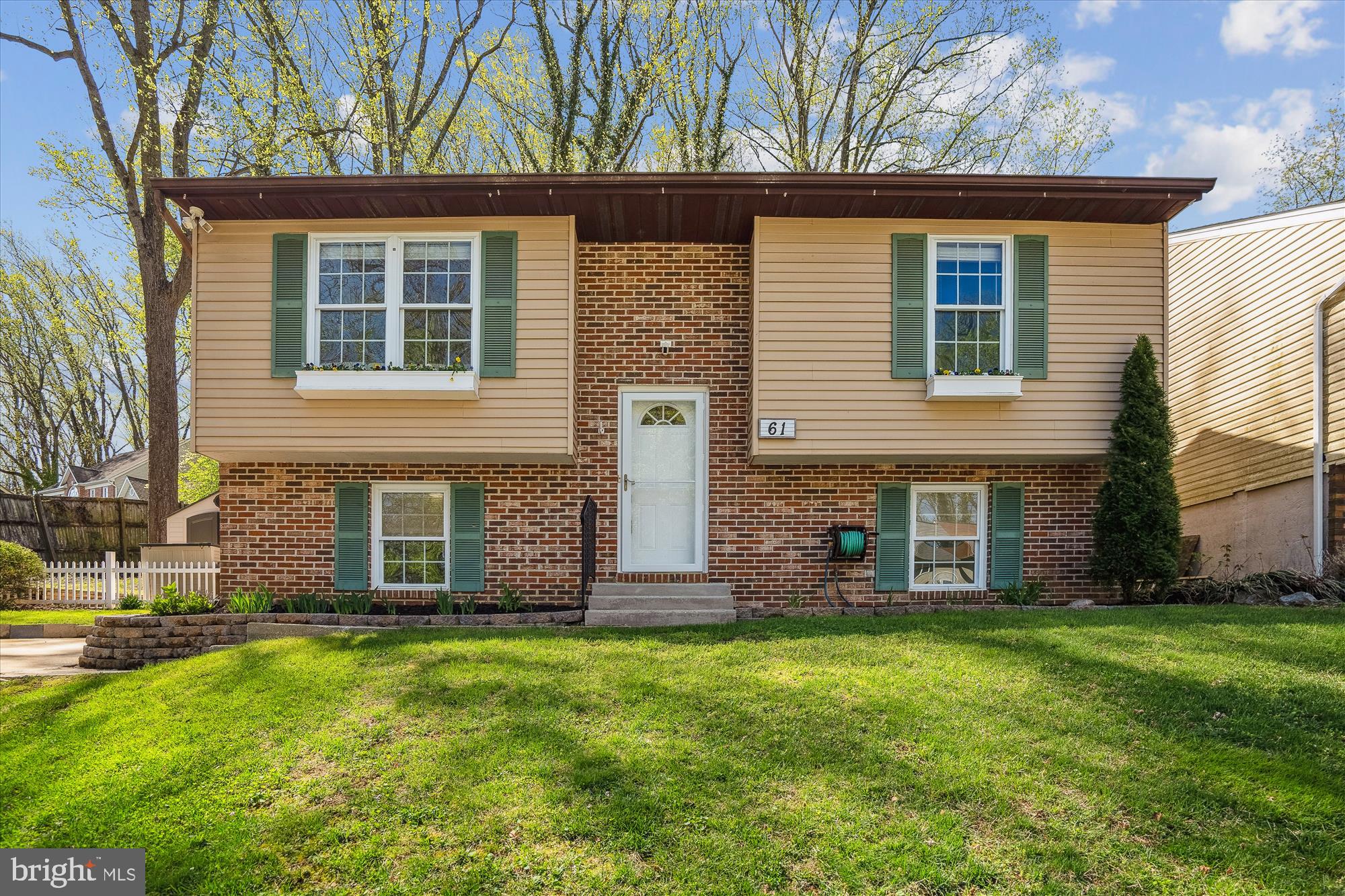 61 Barrensdale Dr