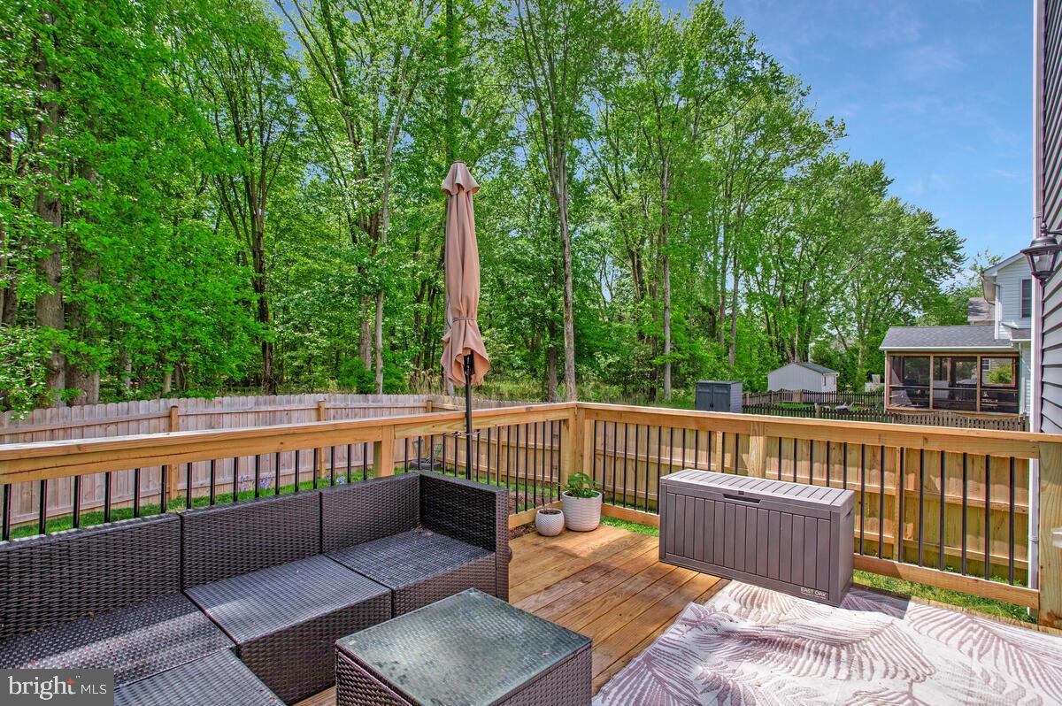 1636 Chesapeake Ln
