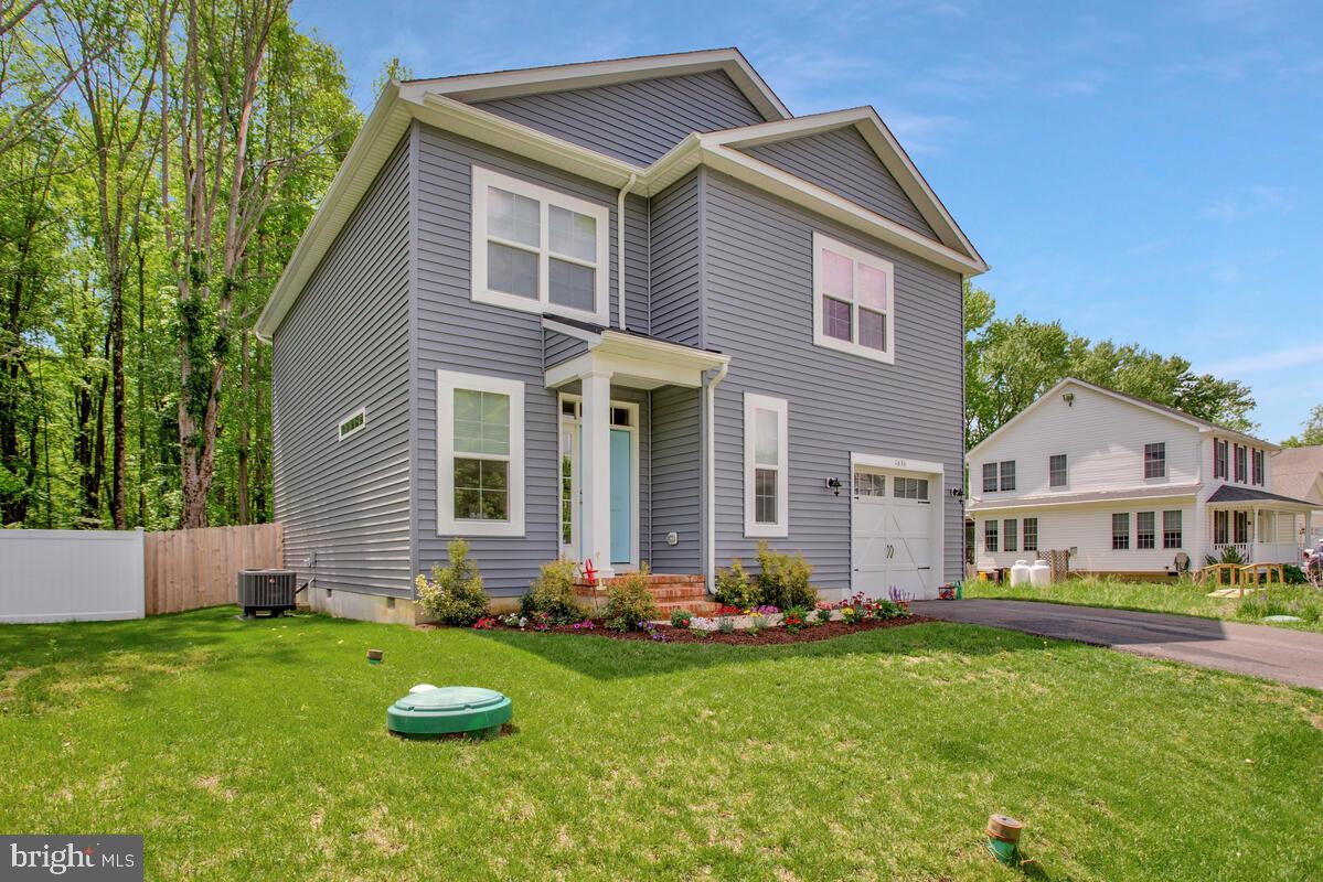 1636 Chesapeake Ln
