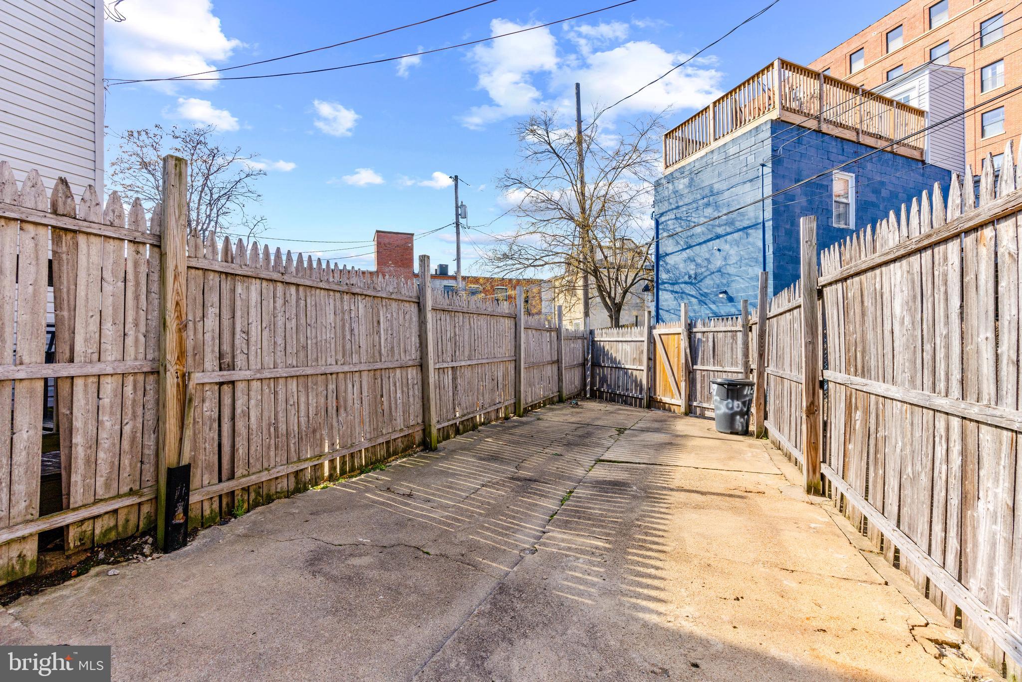 1128 Scott St