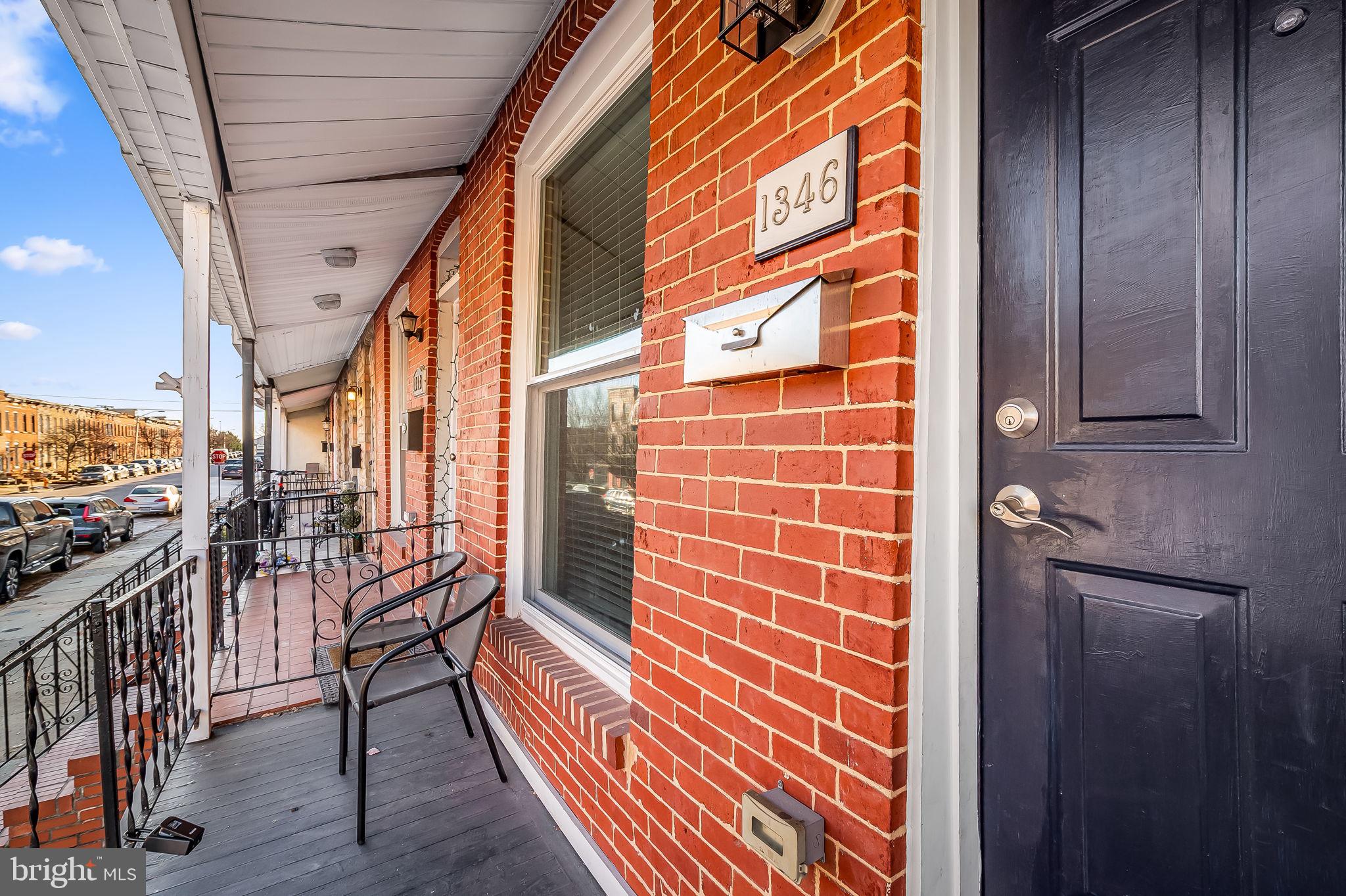 1346 Andre St