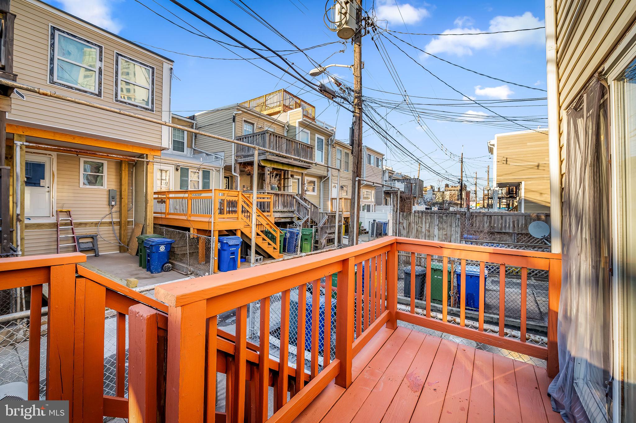 1346 Andre St