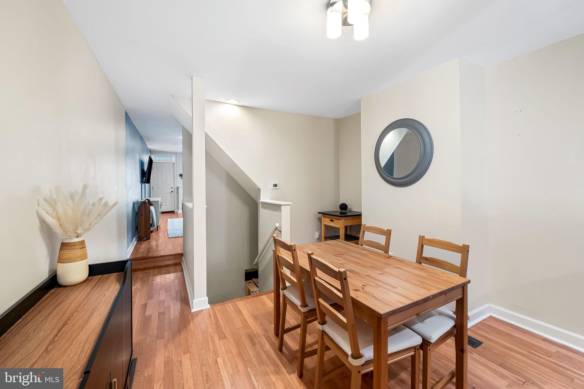 1346 Andre St