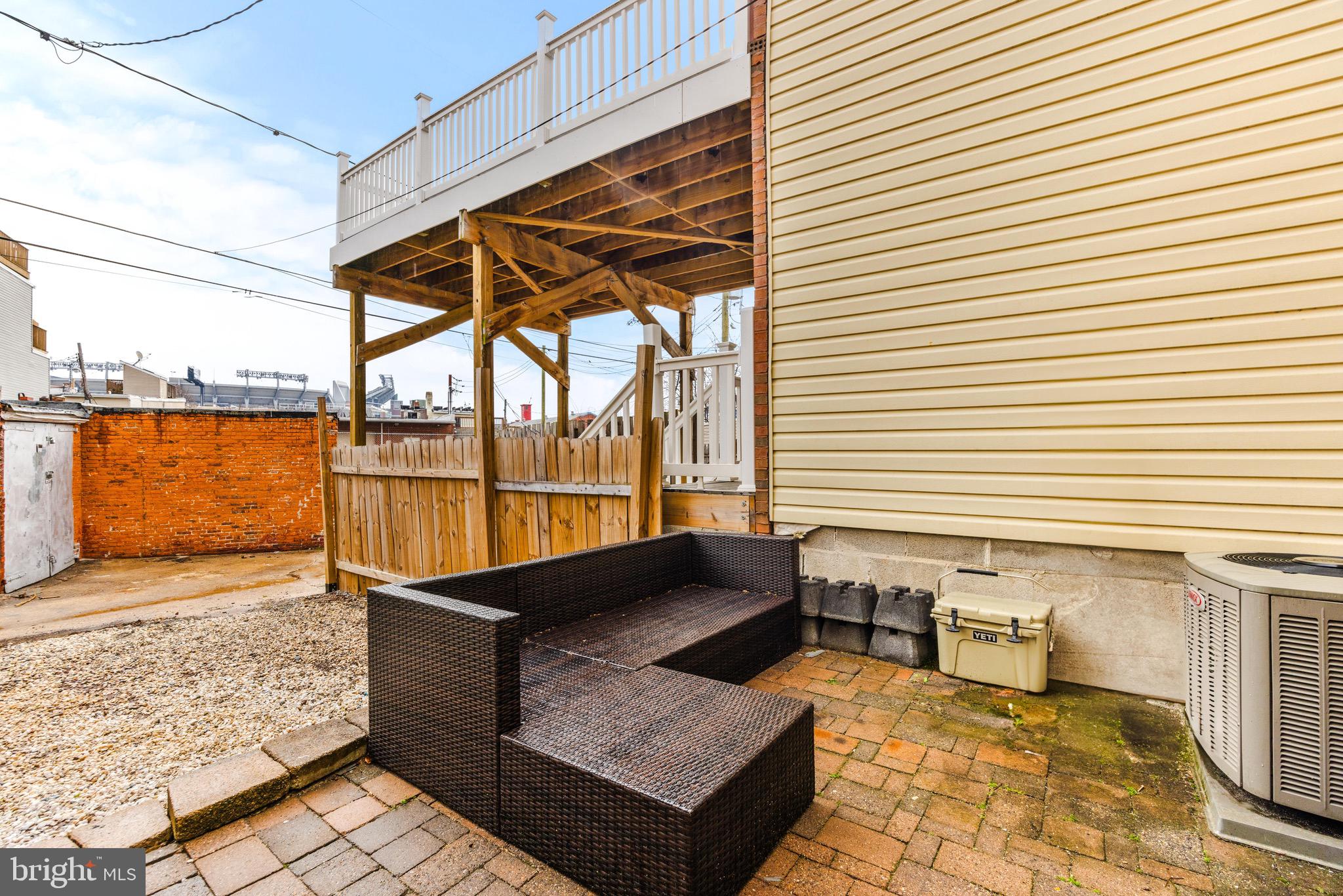 1141 Scott St
