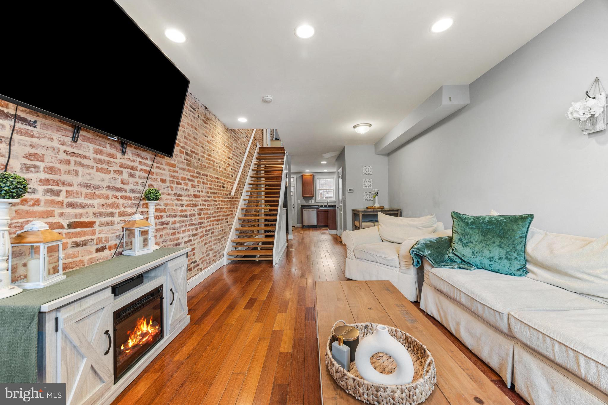 1141 Scott St