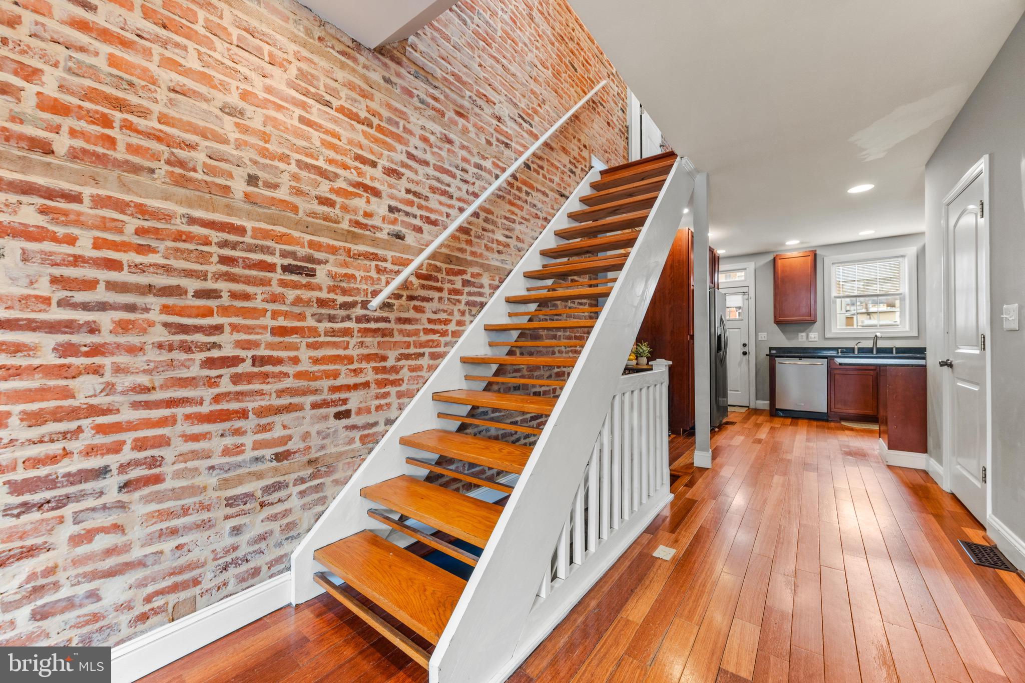 1141 Scott St