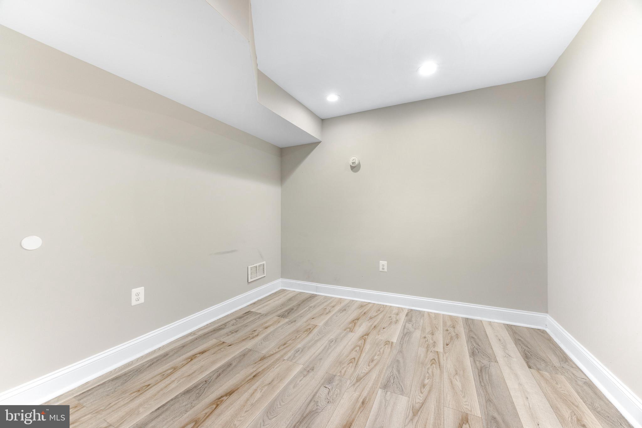 3104 FOSTER AVENUE