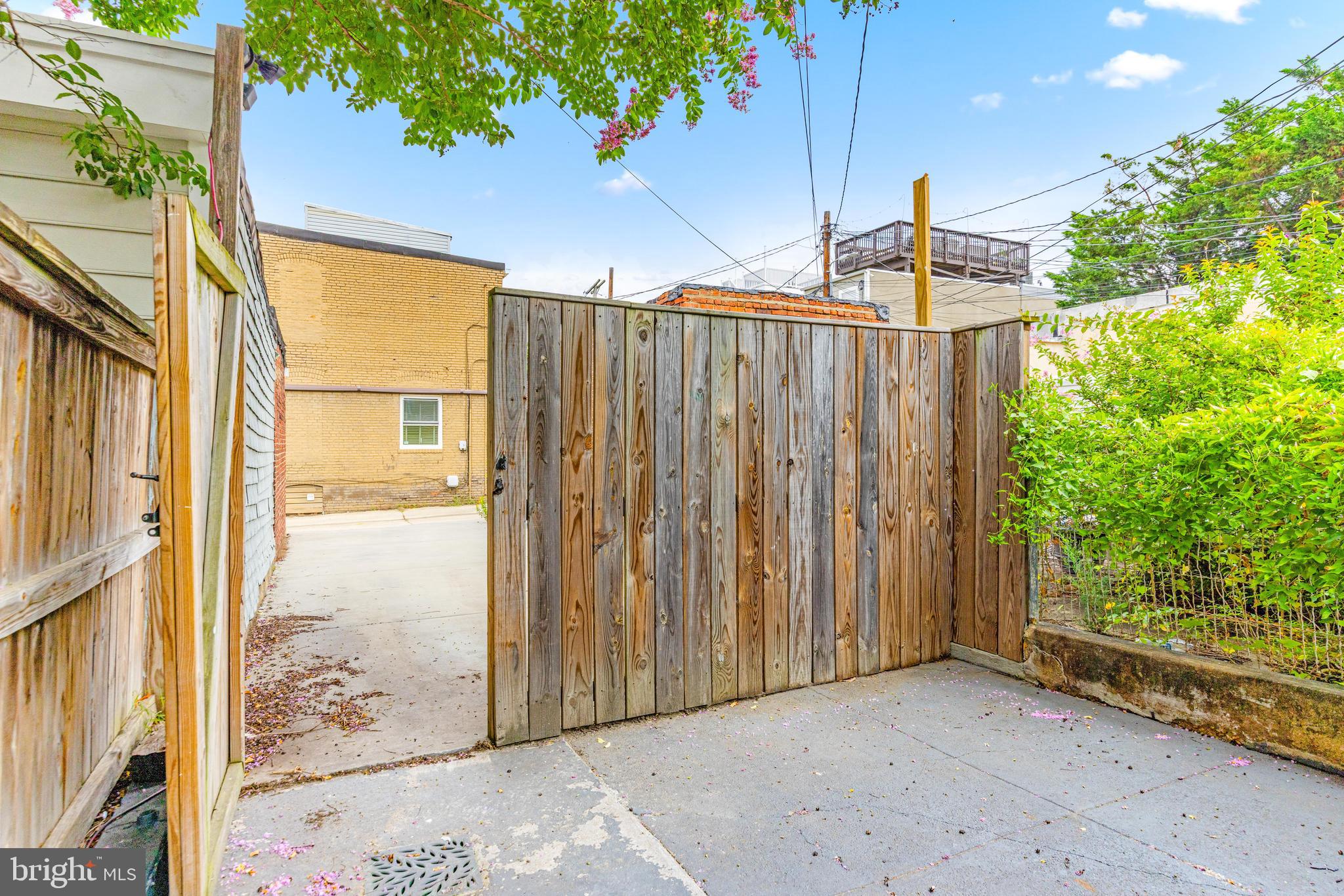 3104 FOSTER AVENUE