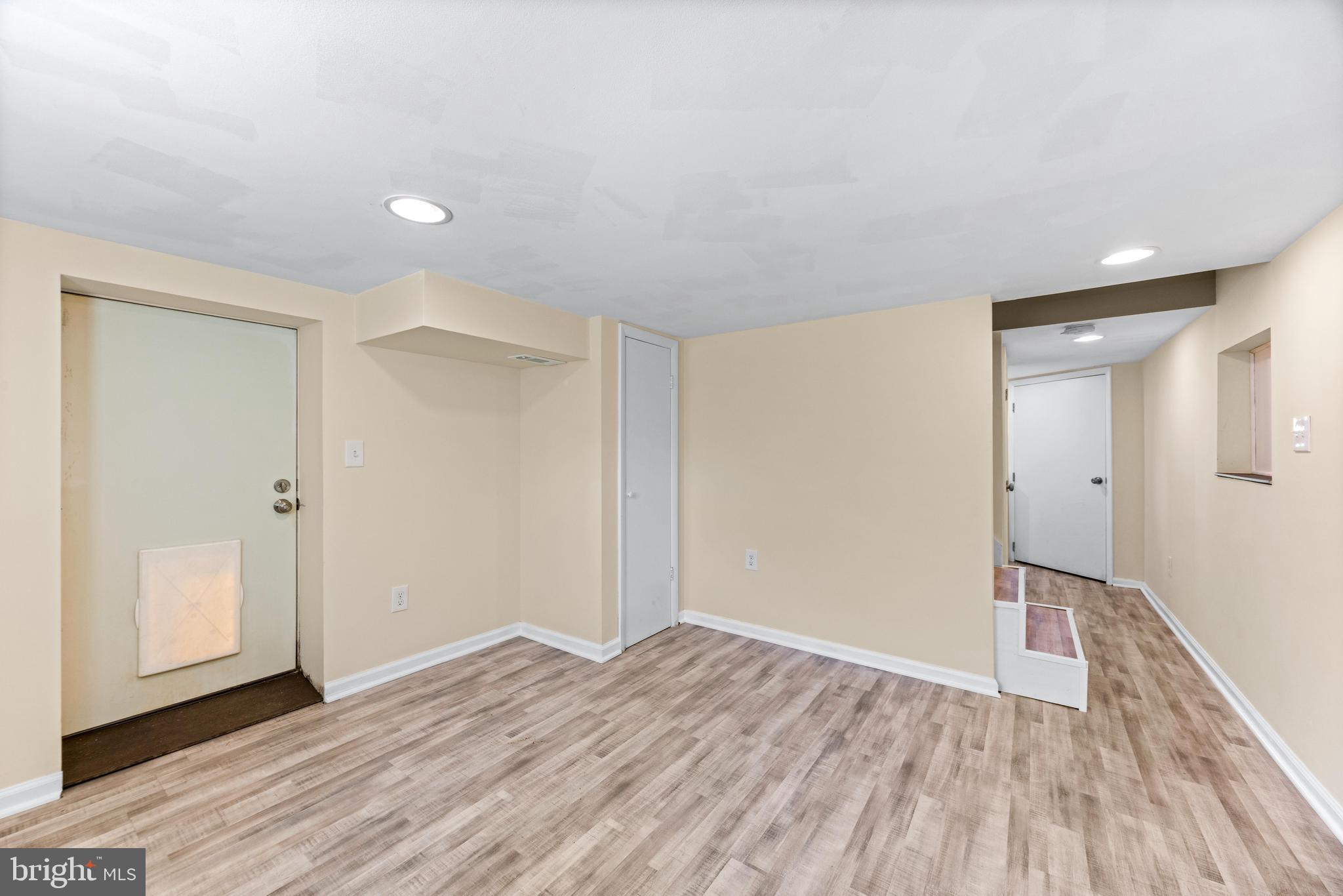 6715 FAIT AVENUE