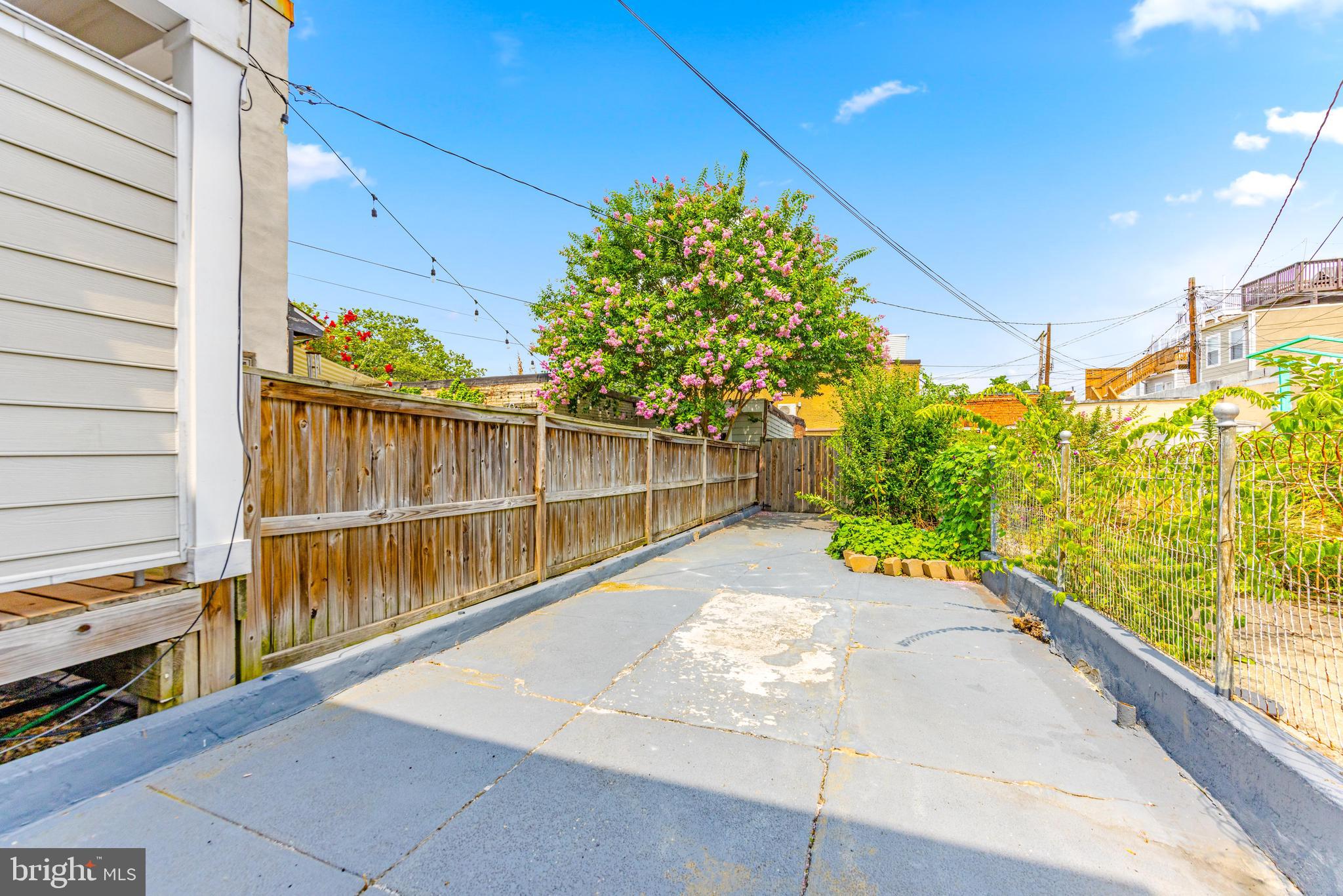 3104 FOSTER AVENUE