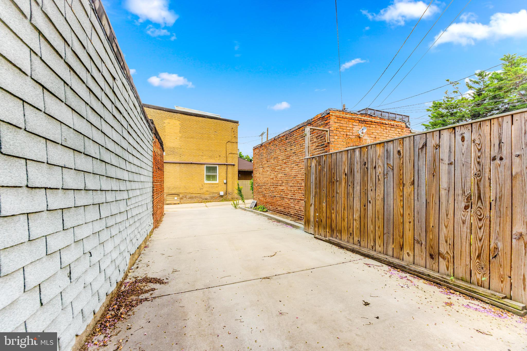 3104 FOSTER AVENUE