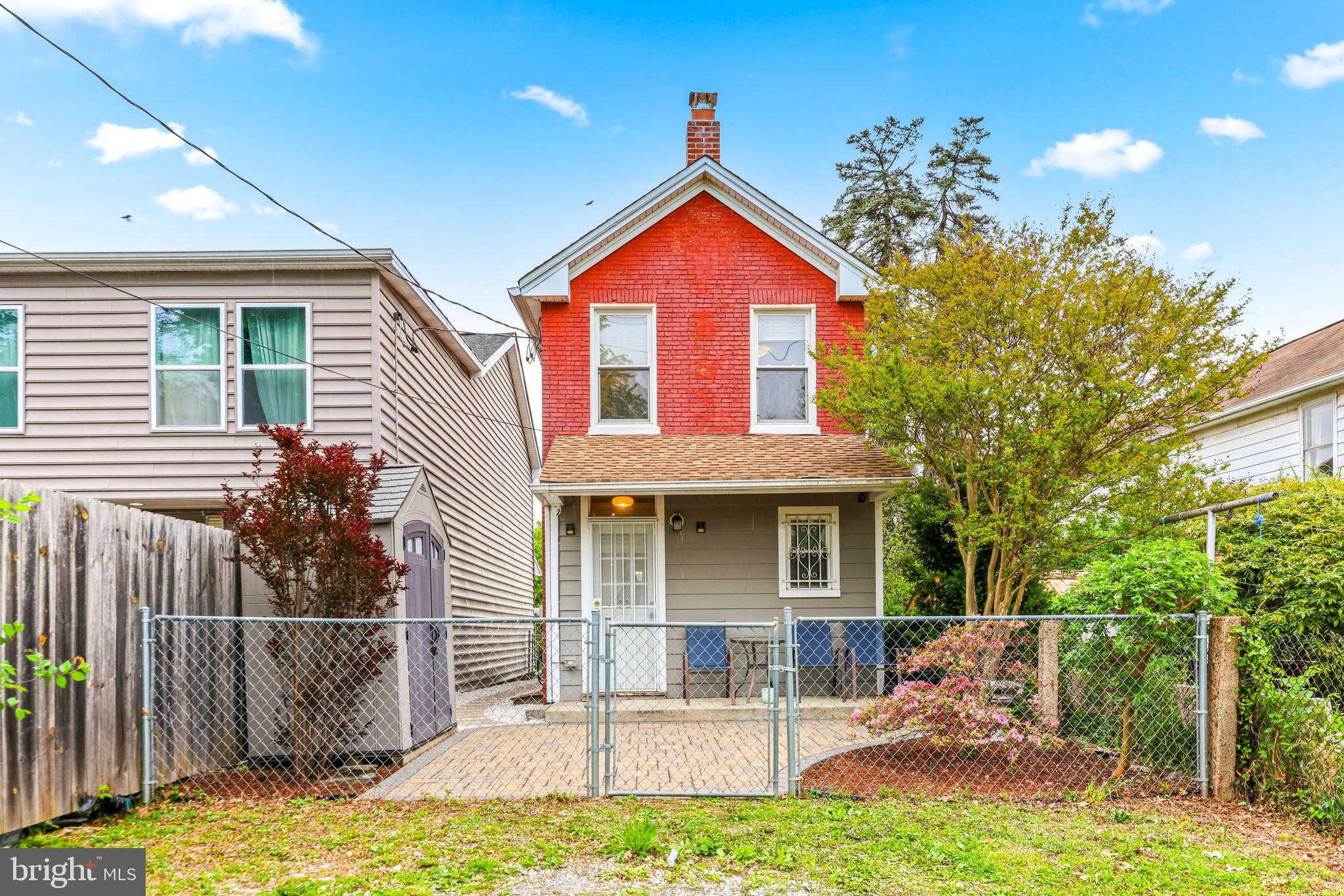 3368 HICKORY AVENUE