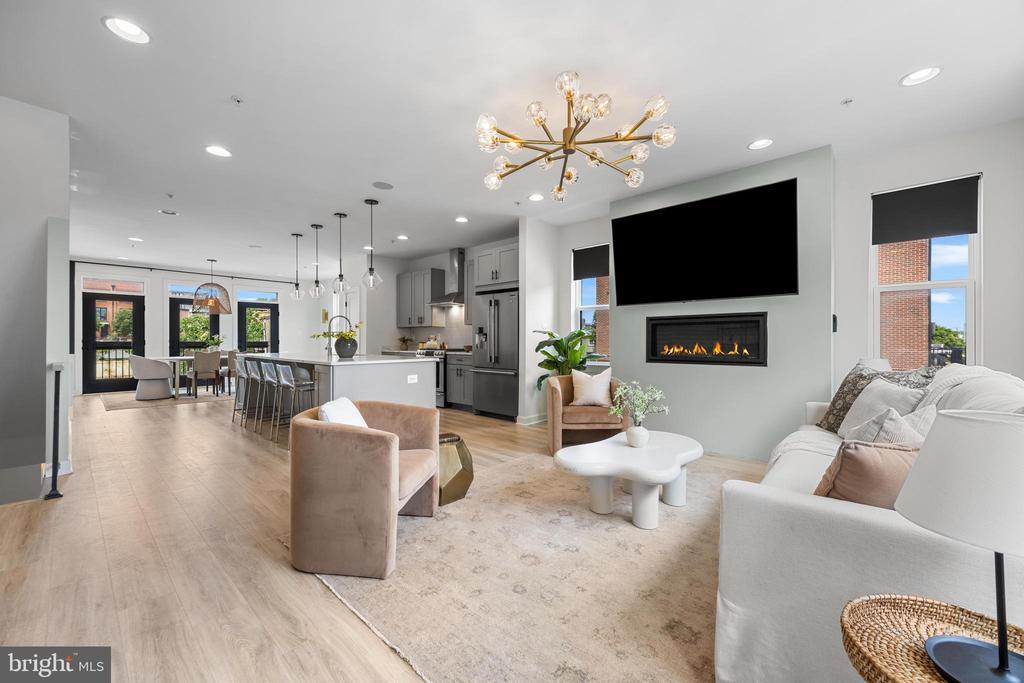 915 GRUNDY STREET