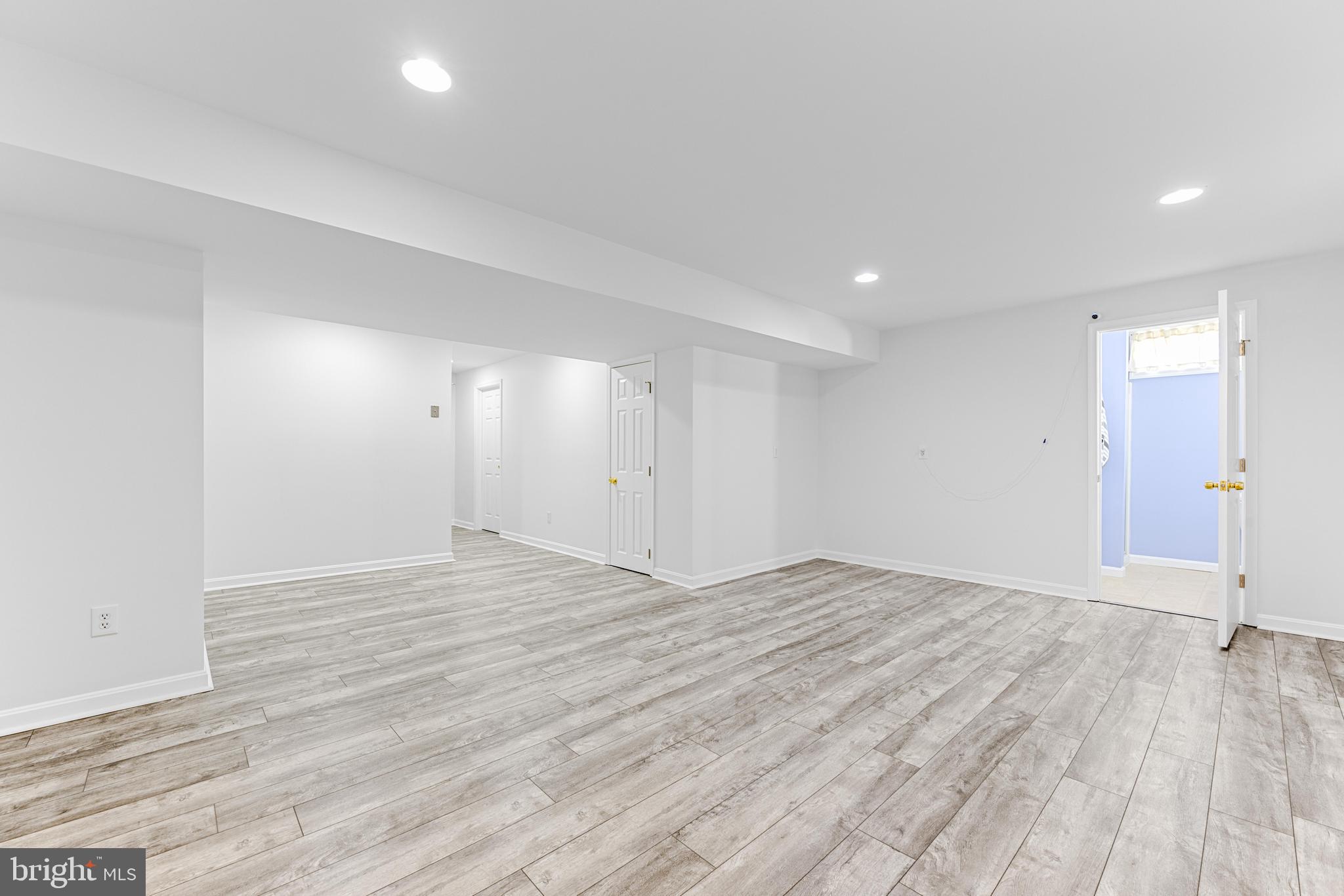 8218 Selwin Ct
