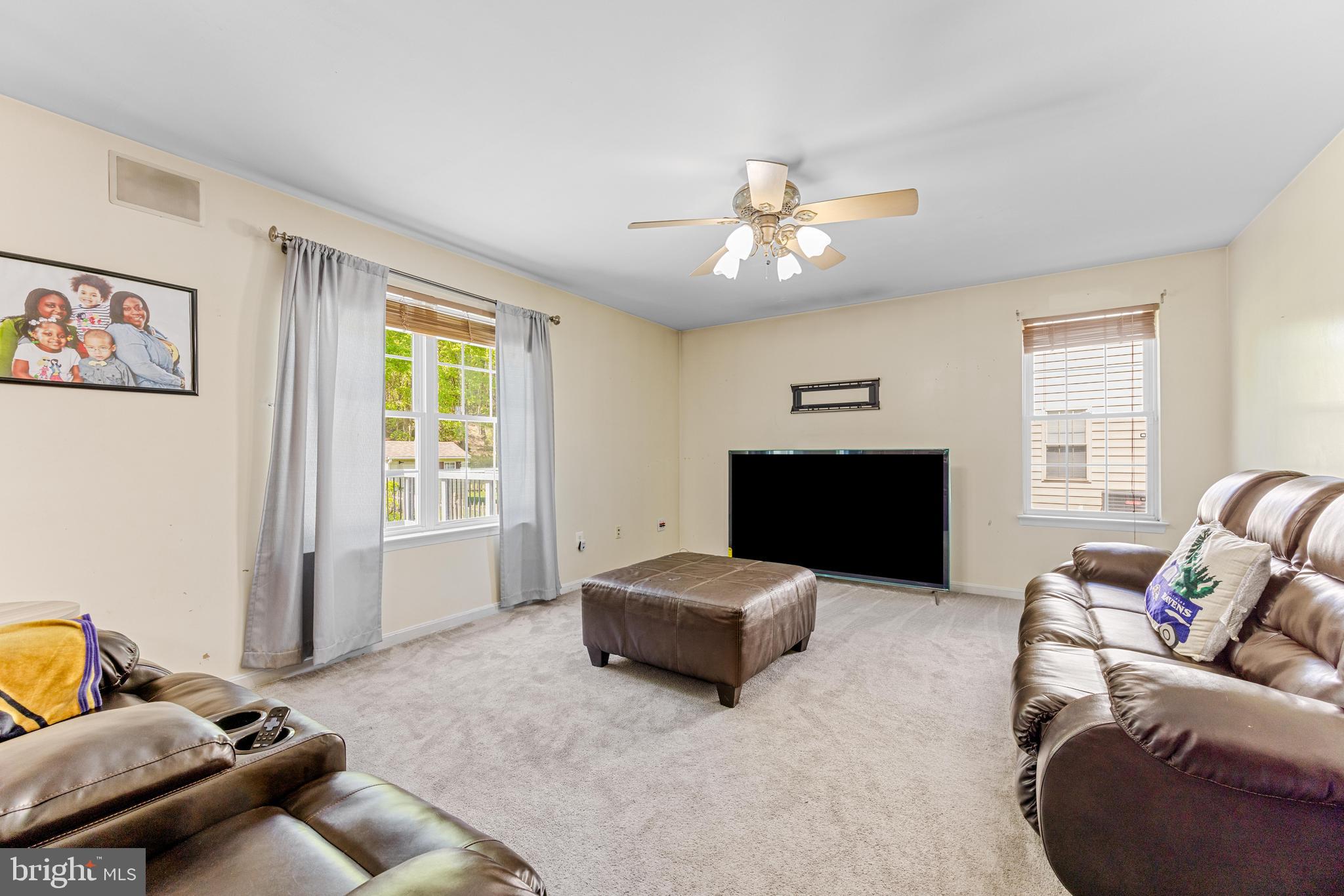 8218 Selwin Ct