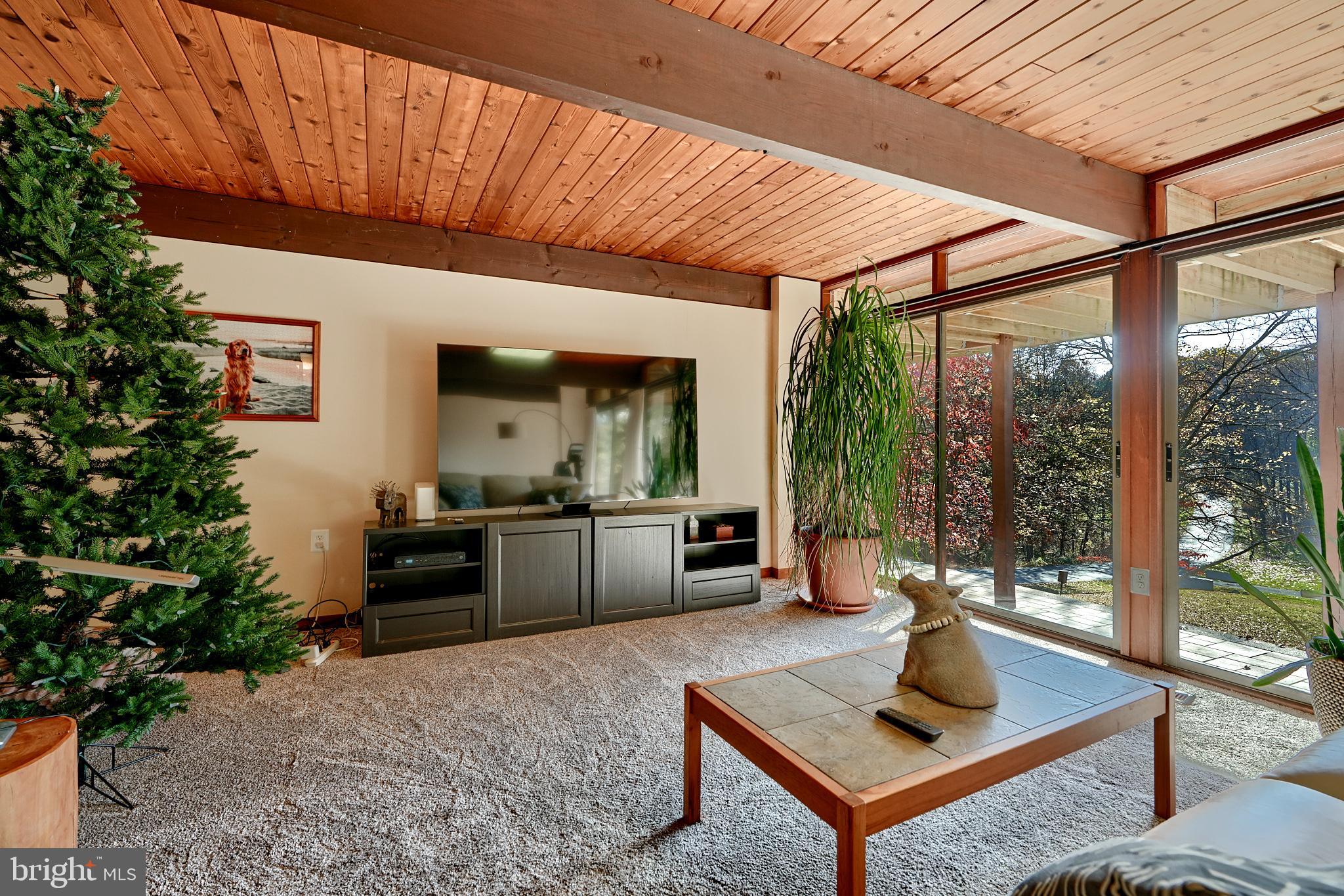 4 Beechmere Ln
