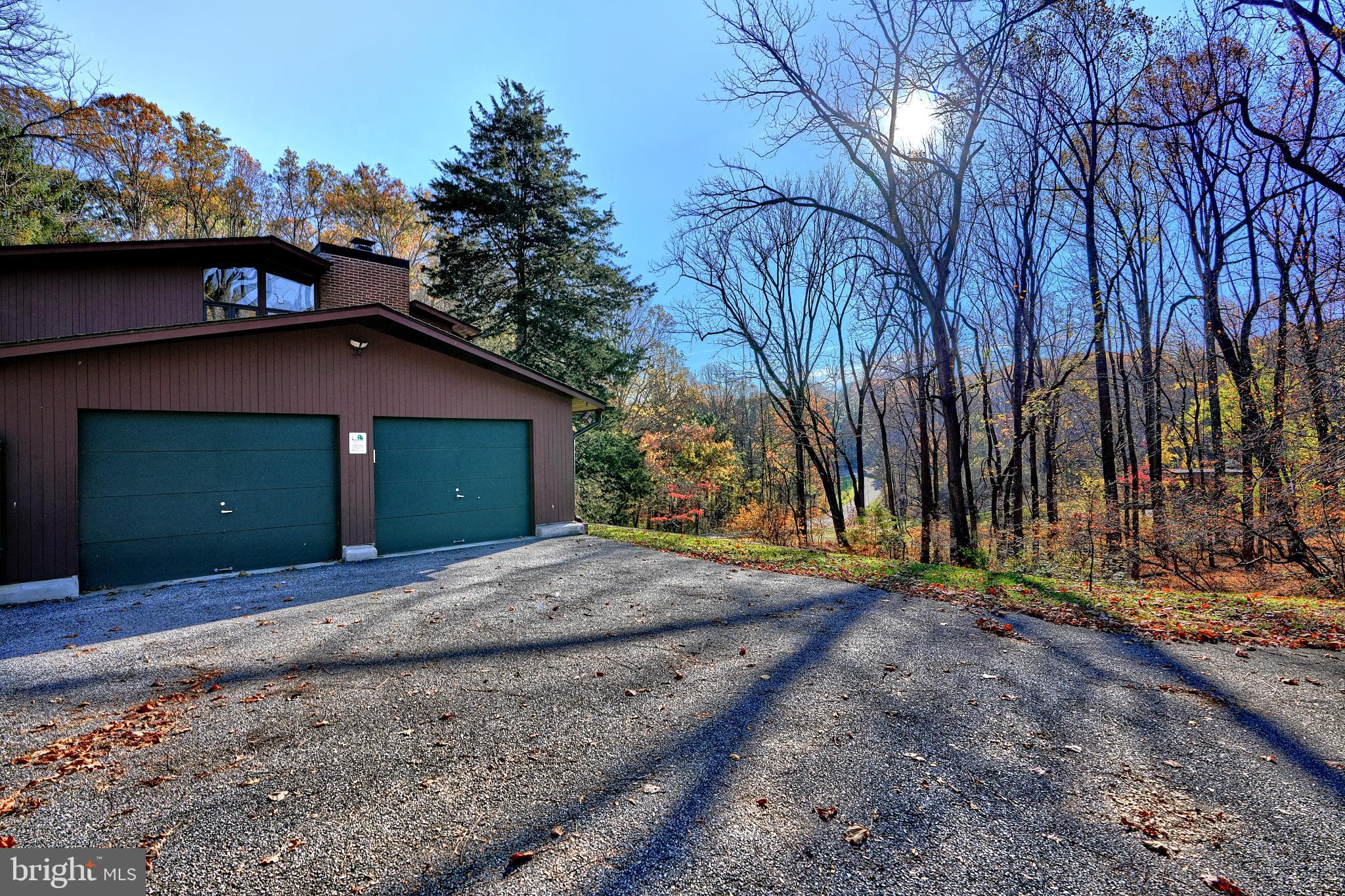 4 Beechmere Ln