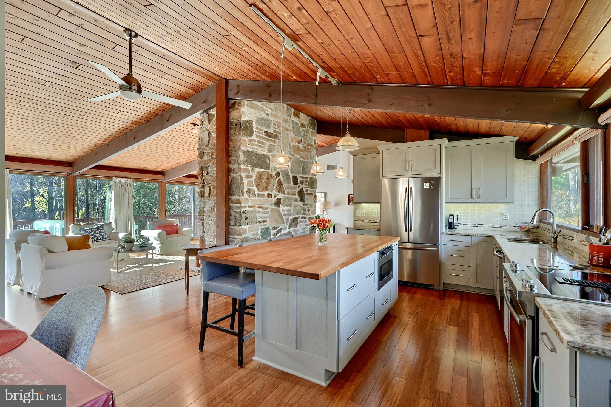 4 Beechmere Ln