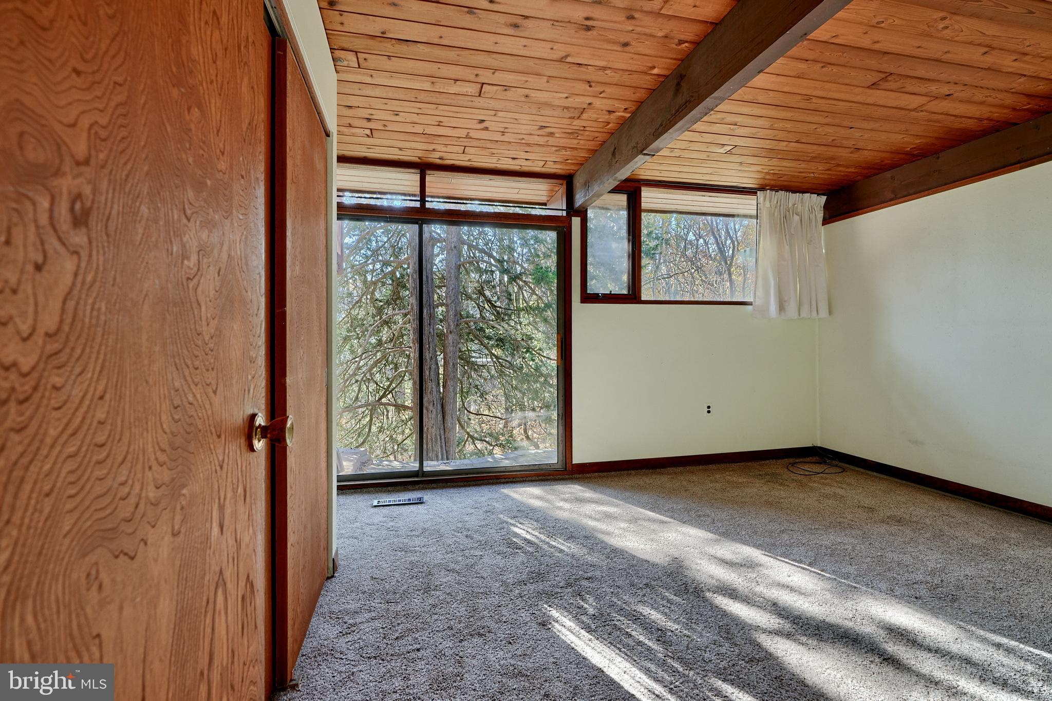 4 Beechmere Ln