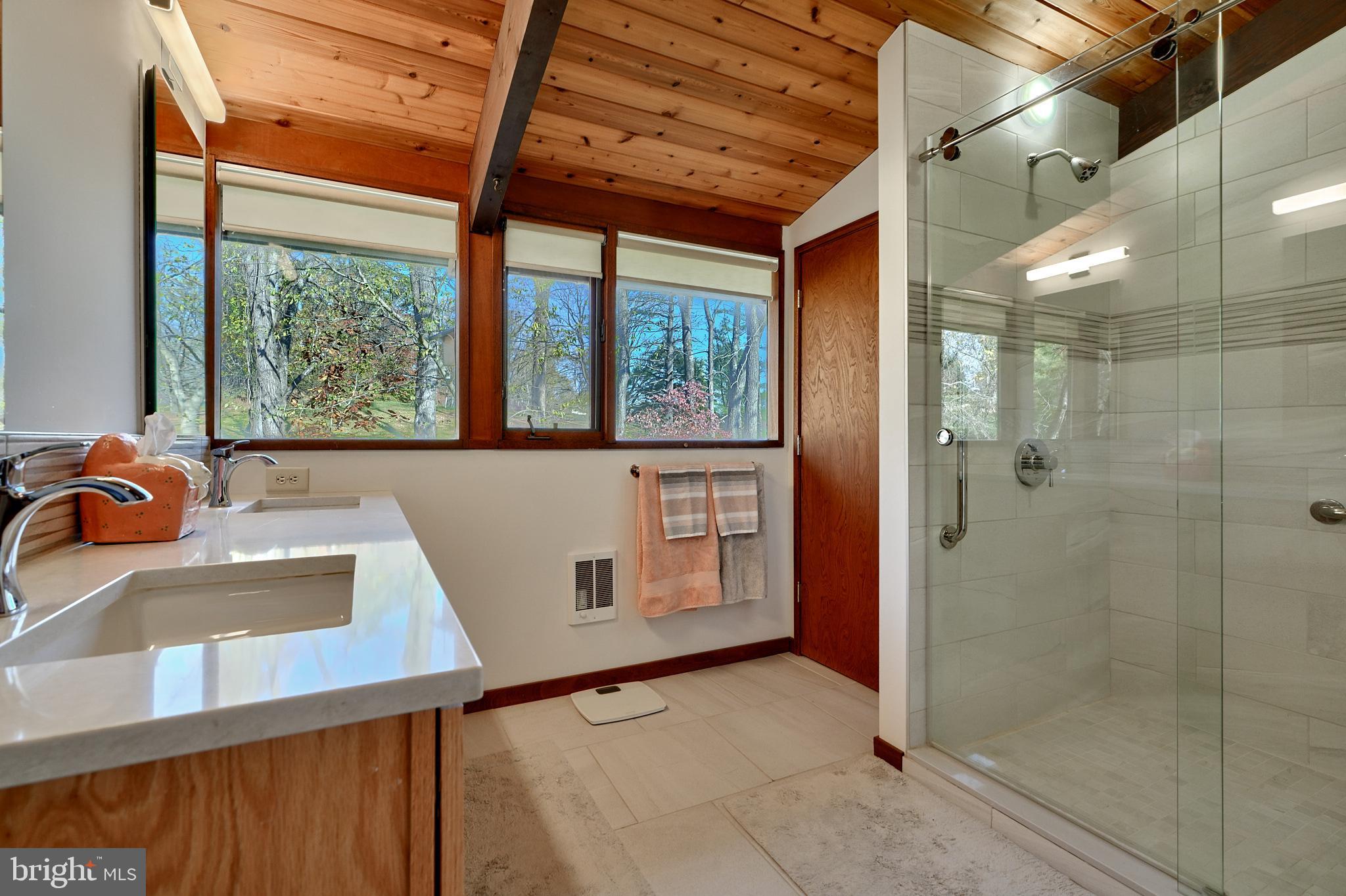 4 Beechmere Ln