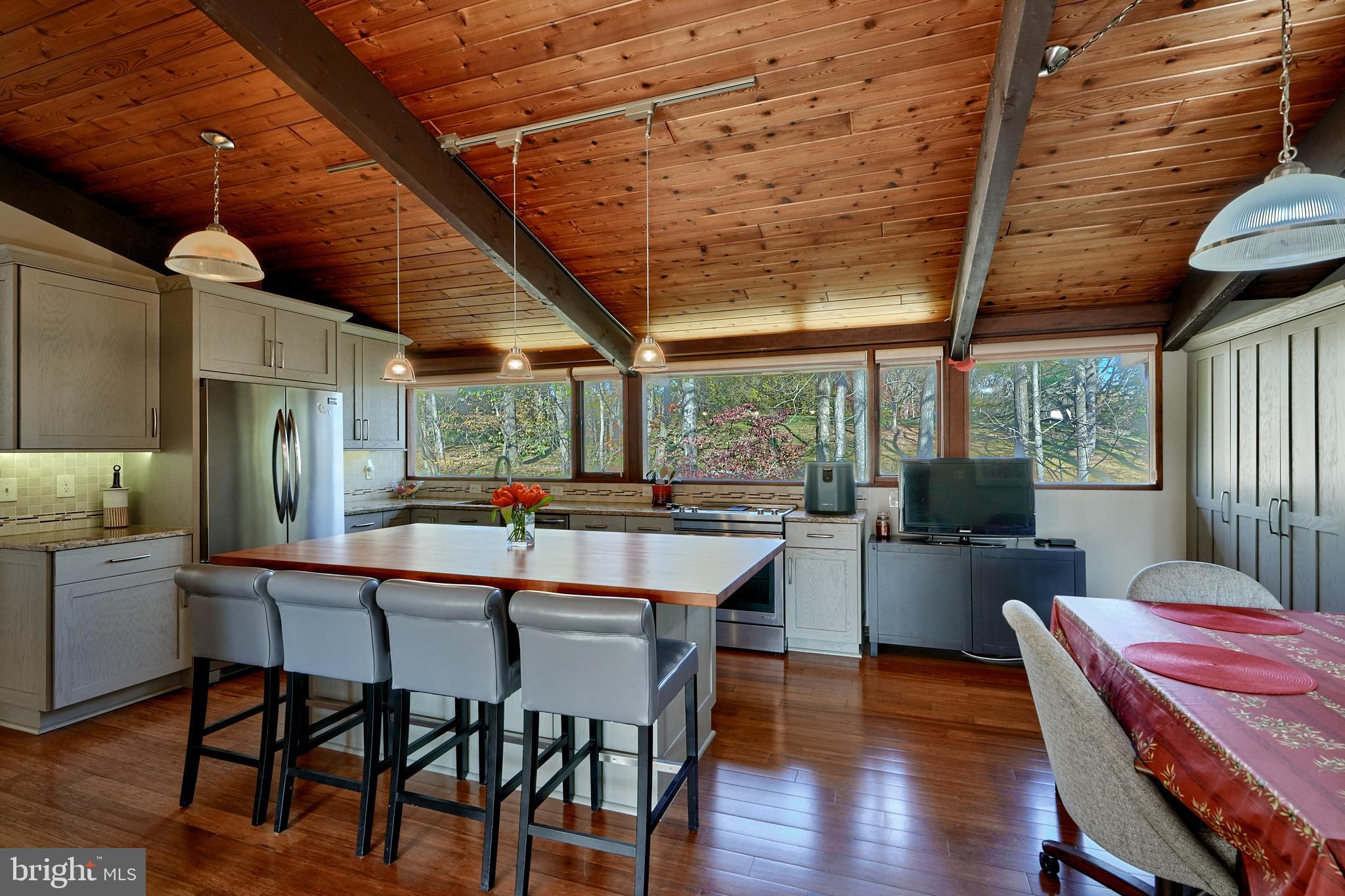 4 Beechmere Ln