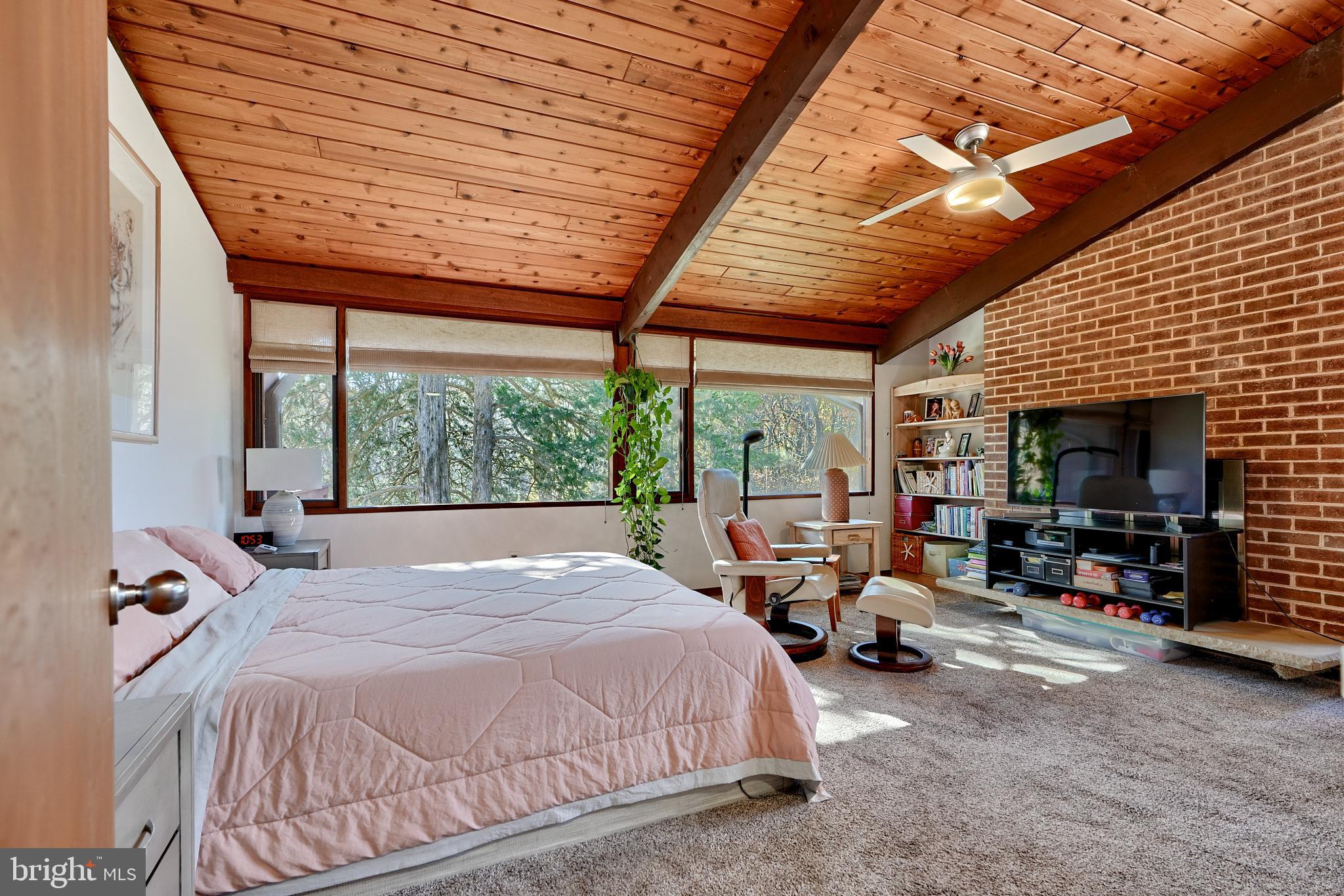 4 Beechmere Ln