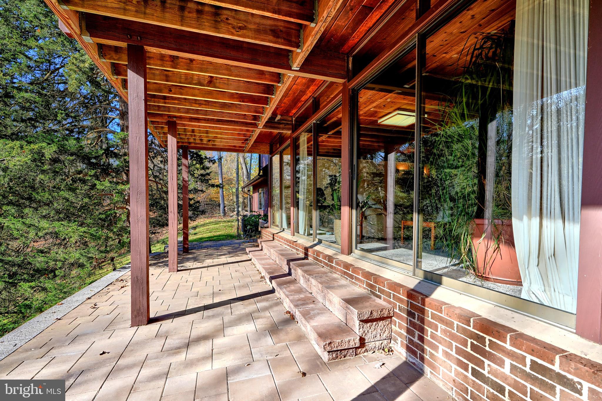 4 Beechmere Ln