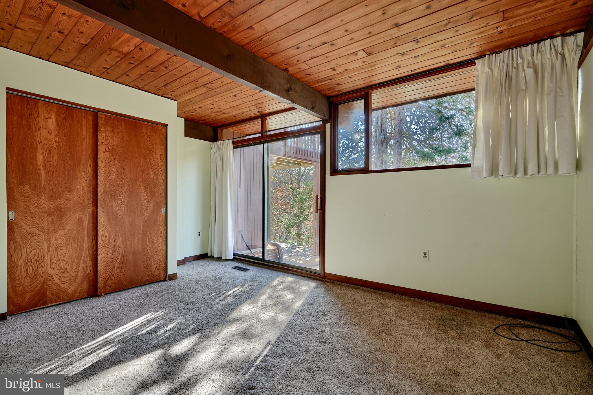 4 Beechmere Ln