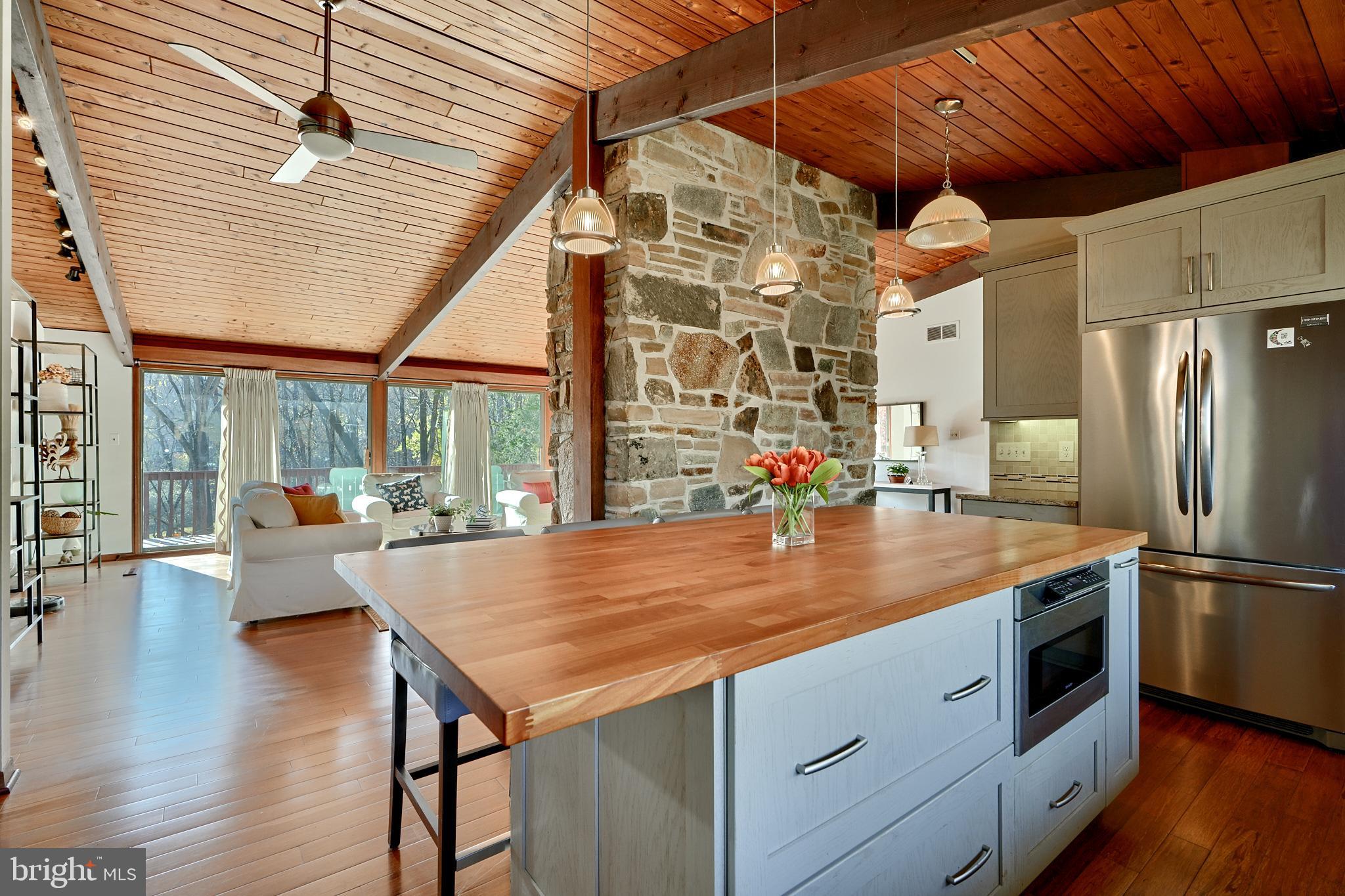 4 Beechmere Ln