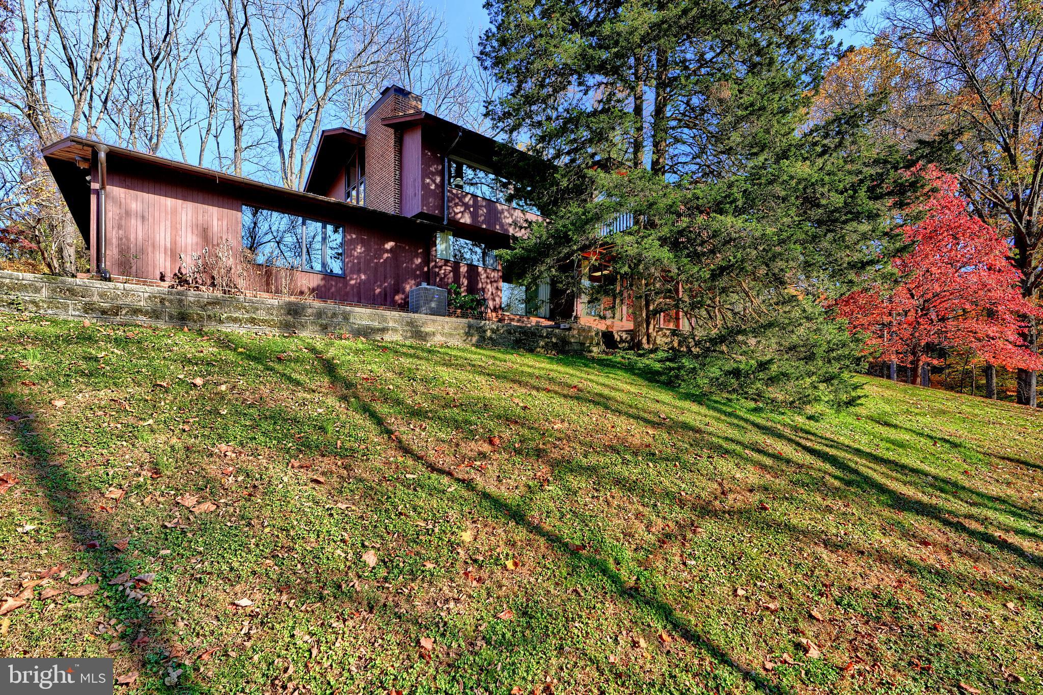 4 Beechmere Ln