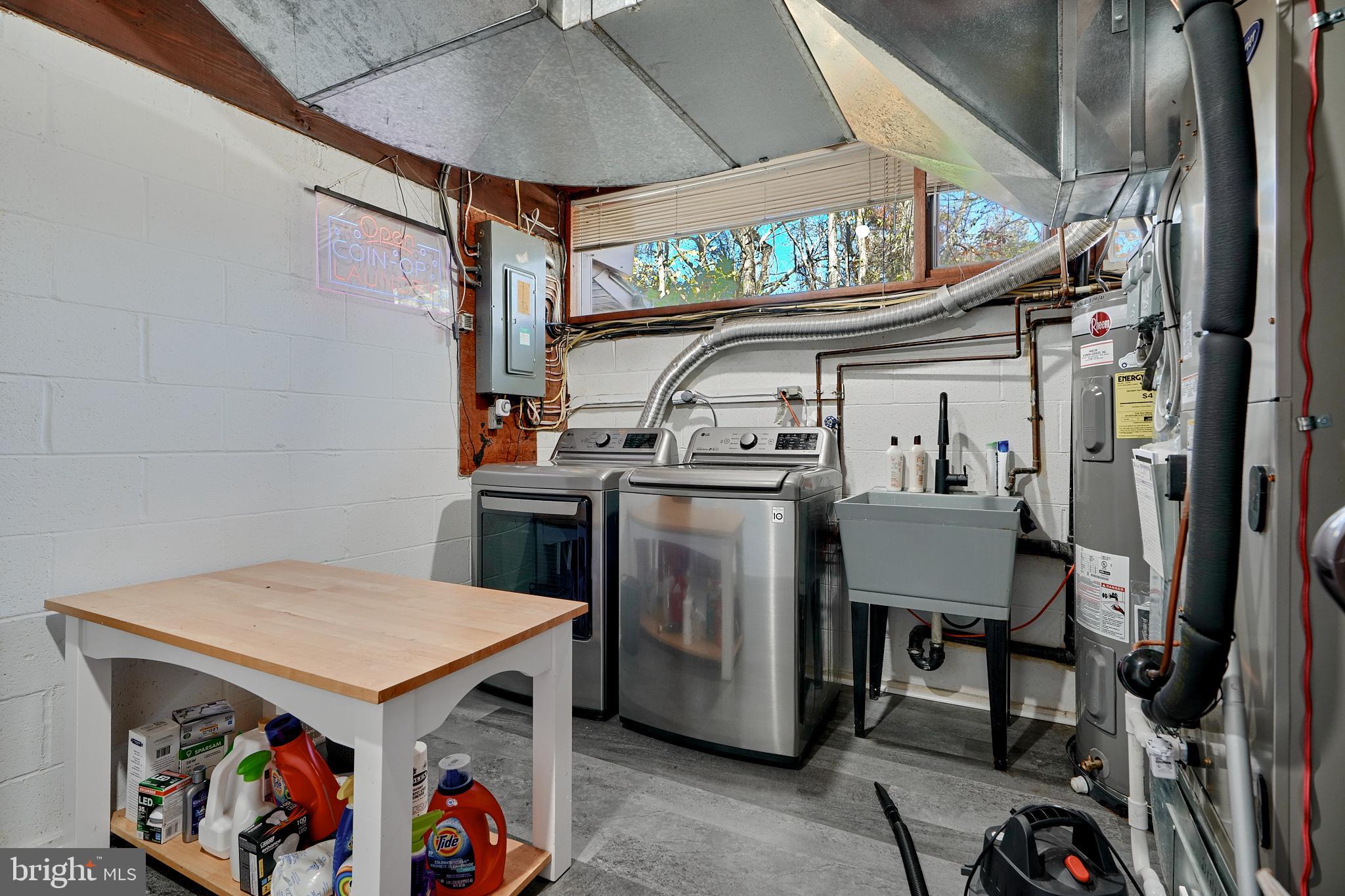 4 Beechmere Ln
