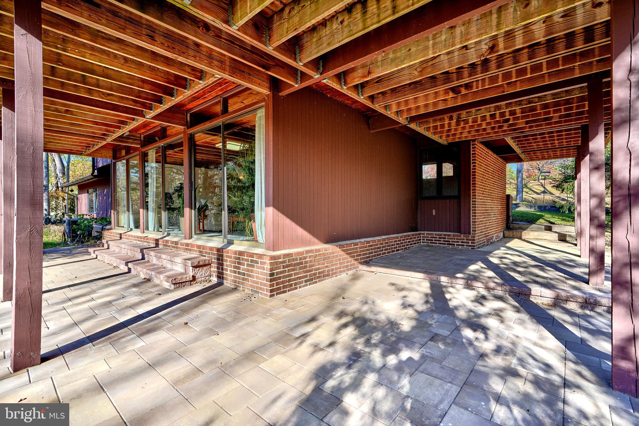 4 Beechmere Ln