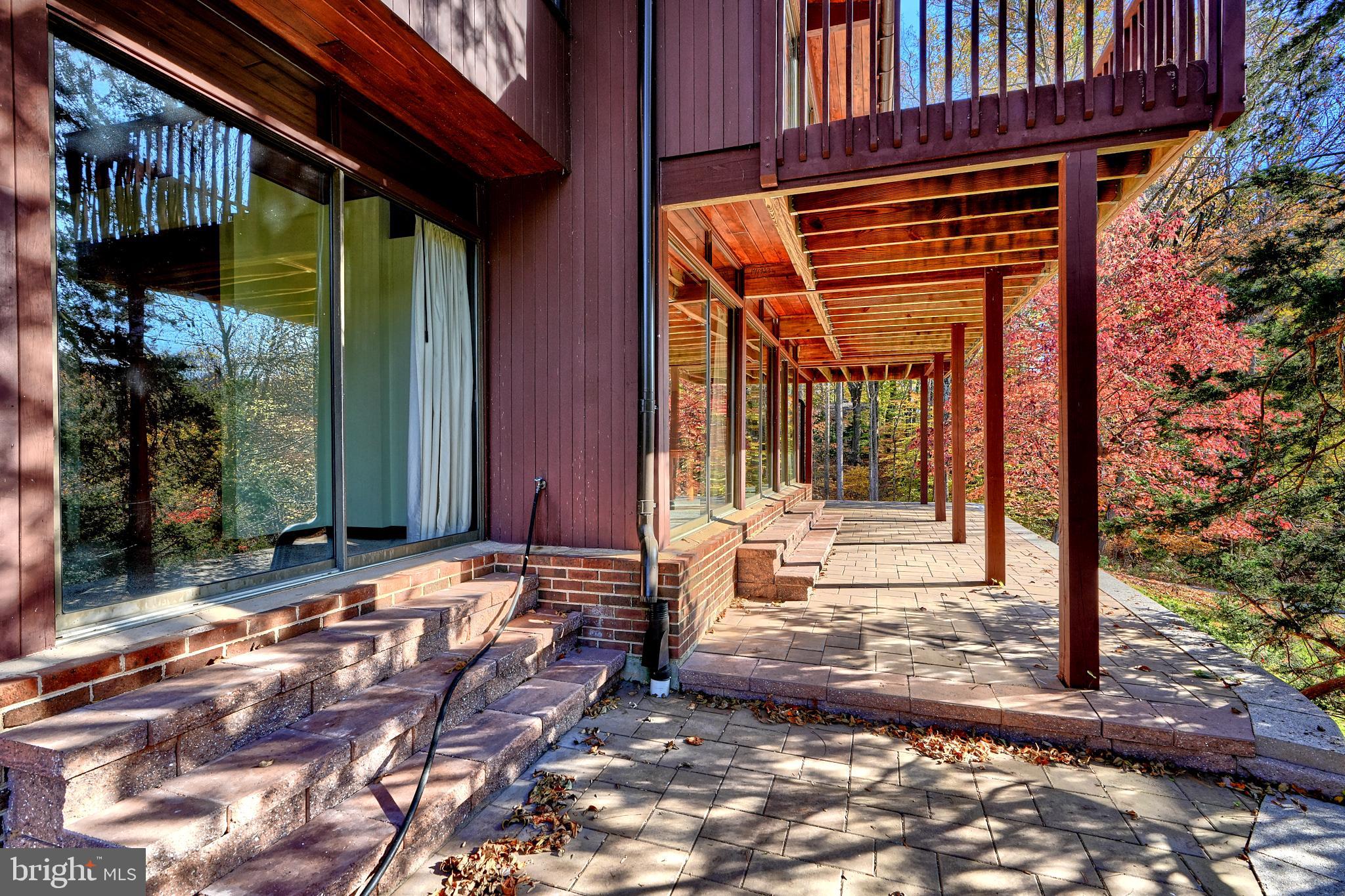 4 Beechmere Ln