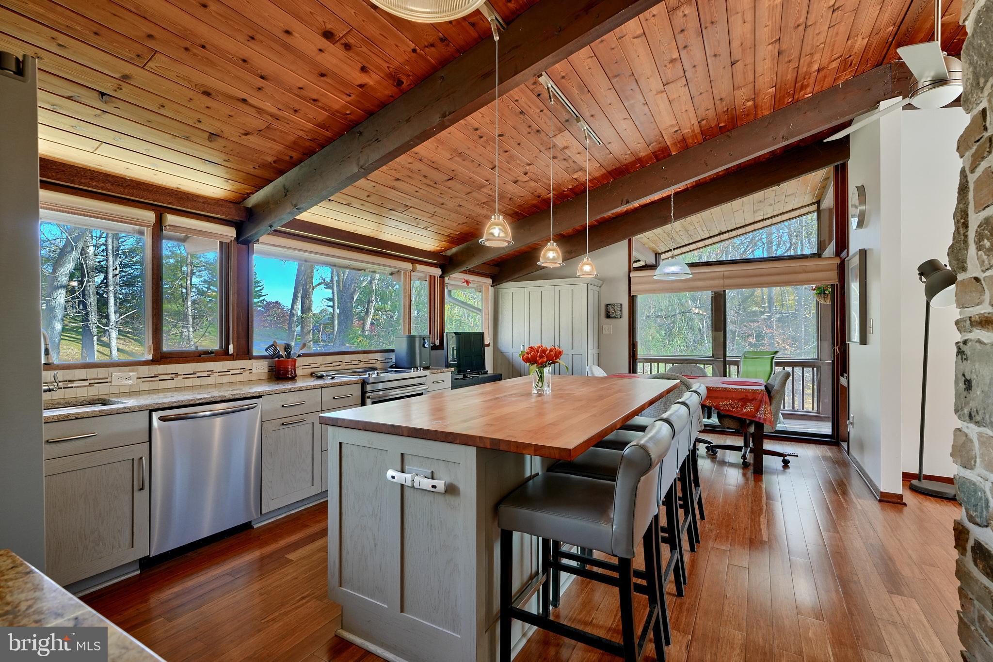 4 Beechmere Ln