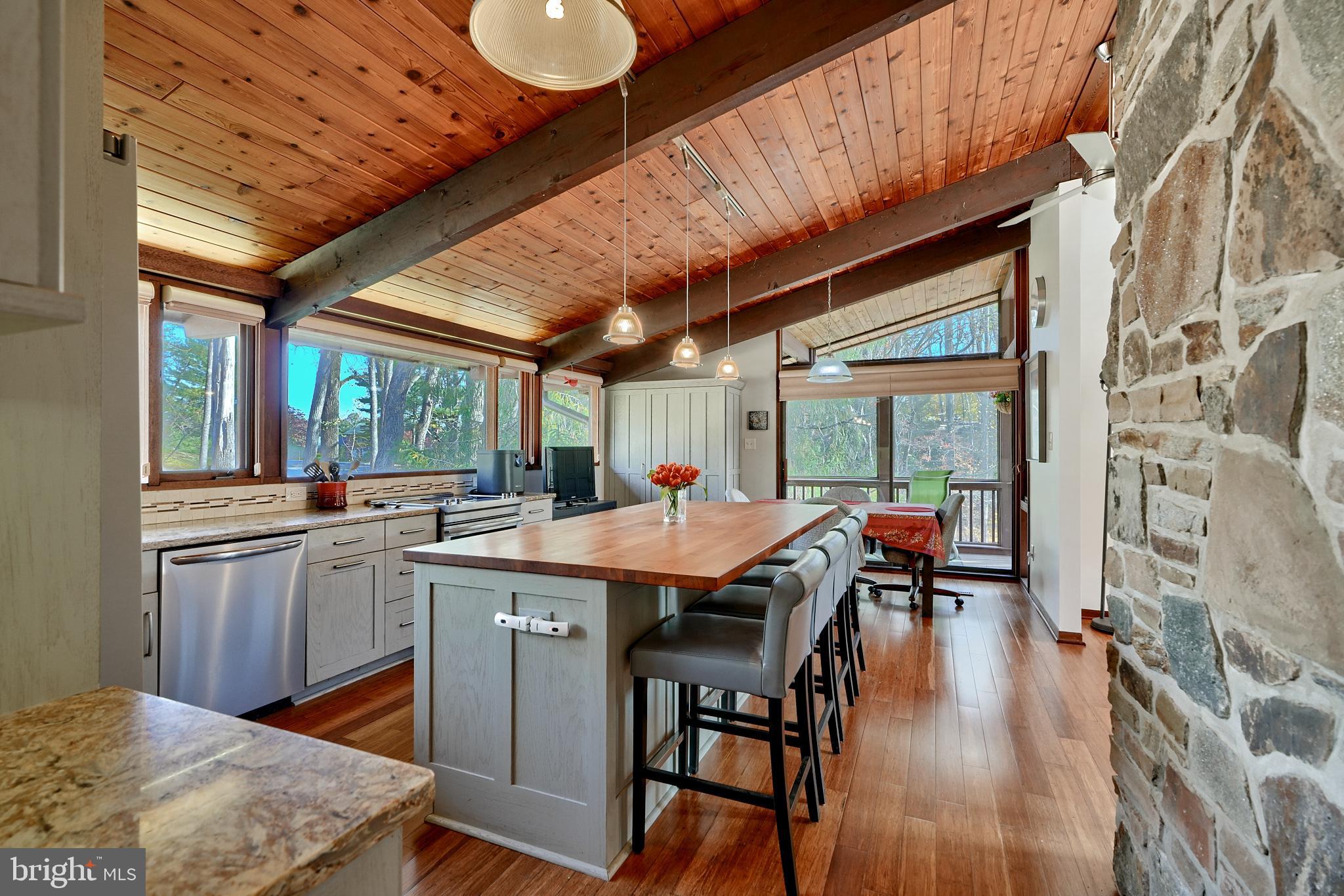 4 Beechmere Ln